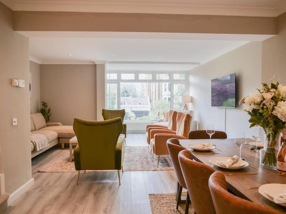 Large 6 bedroom Residence Retreat in Holland Park