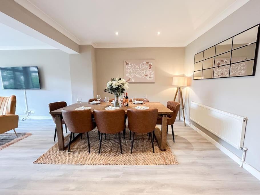 Large 6 bedroom Residence Retreat in Holland Park
