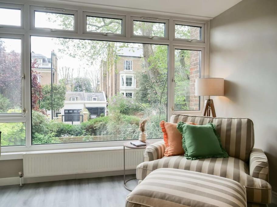 Large 6 bedroom Residence Retreat in Holland Park