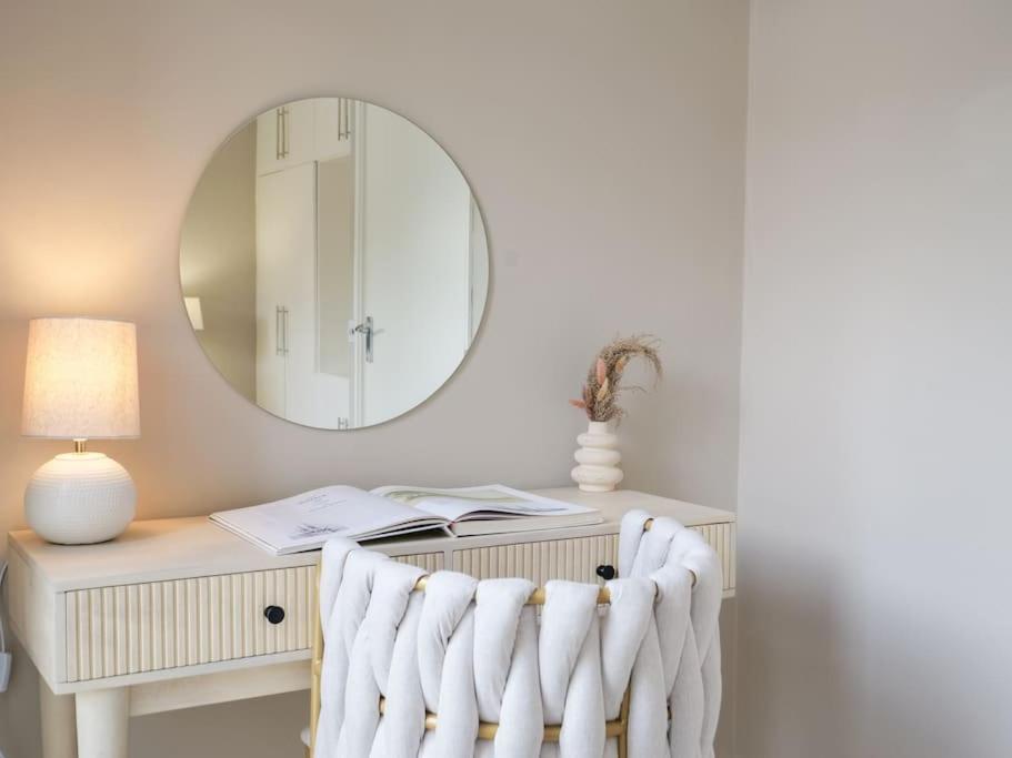 Large 6 bedroom Residence Retreat in Holland Park