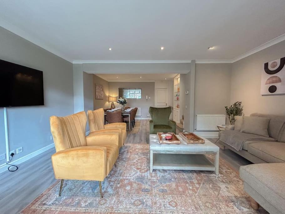Large 6 bedroom Residence Retreat in Holland Park