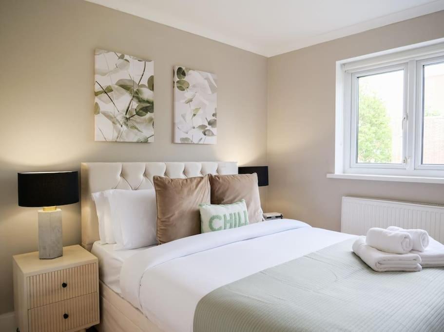 Large 6 bedroom Residence Retreat in Holland Park