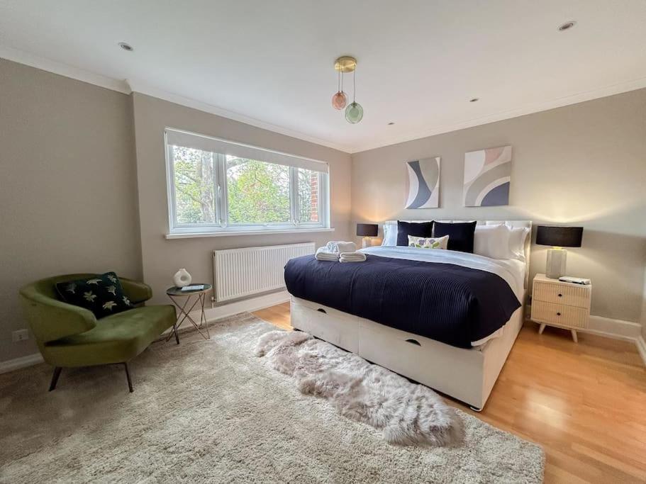 Large 6 bedroom Residence Retreat in Holland Park