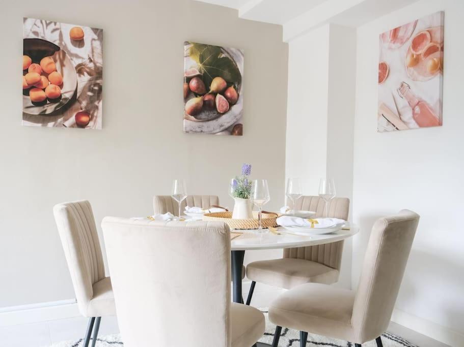 Large 6 bedroom Residence Retreat in Holland Park