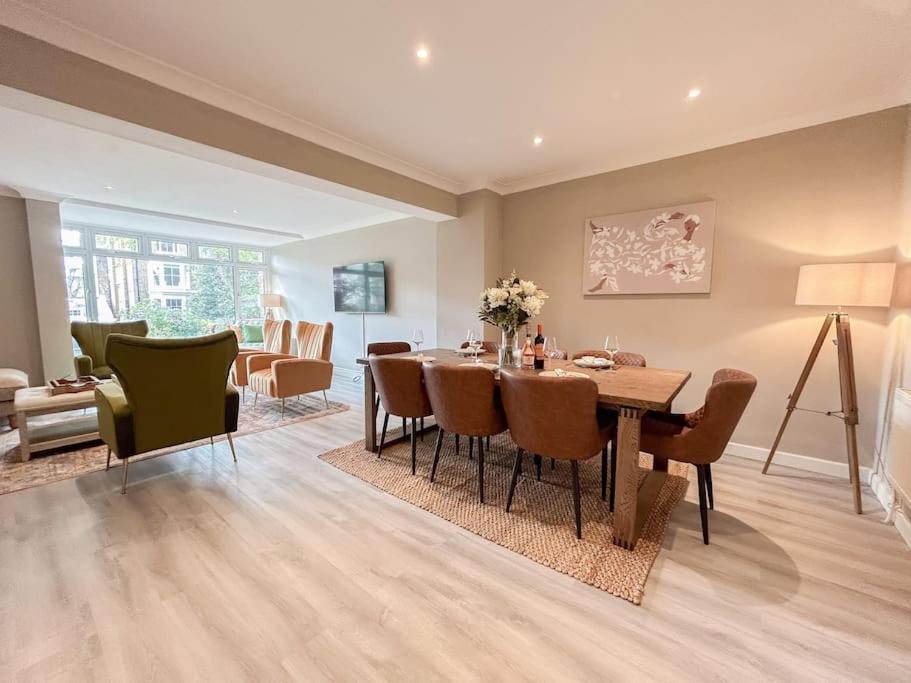 Large 6 bedroom Residence Retreat in Holland Park
