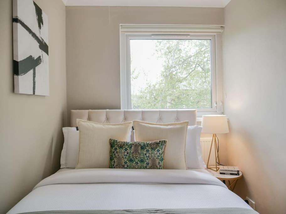Large 6 bedroom Residence Retreat in Holland Park