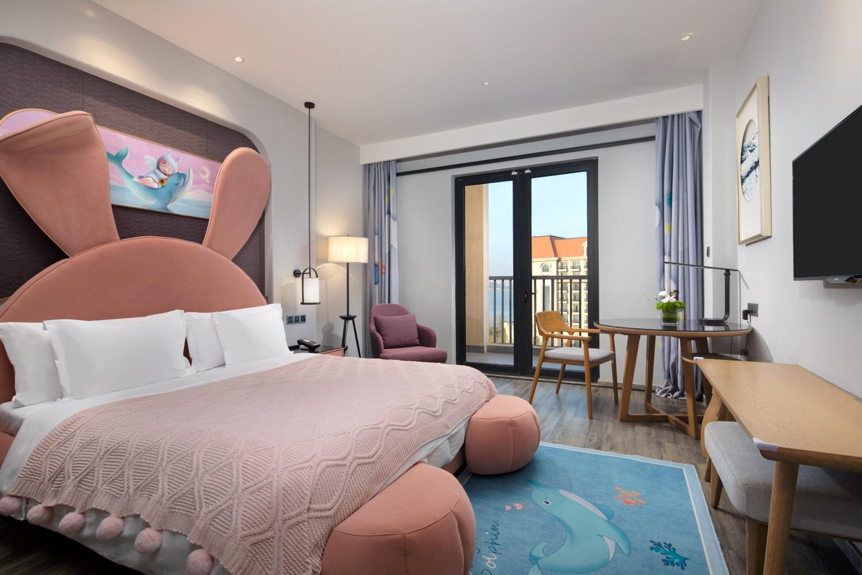 Crowne Plaza QingdaoOriental Movie Metropolis by IHG