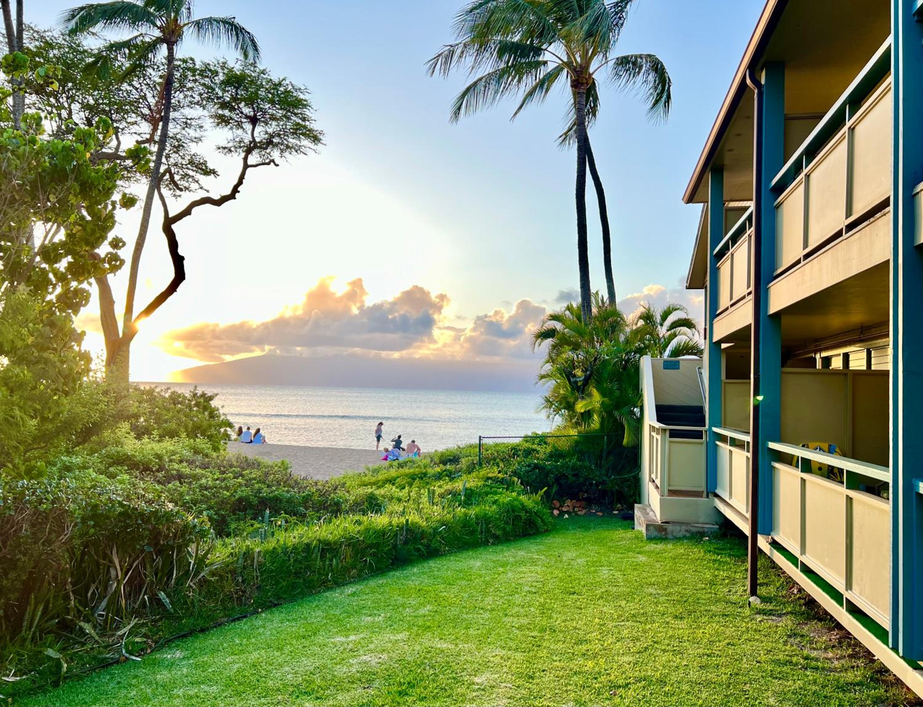 The Napili Bay 111 - Ocean View Studio - Steps from Napili Beach