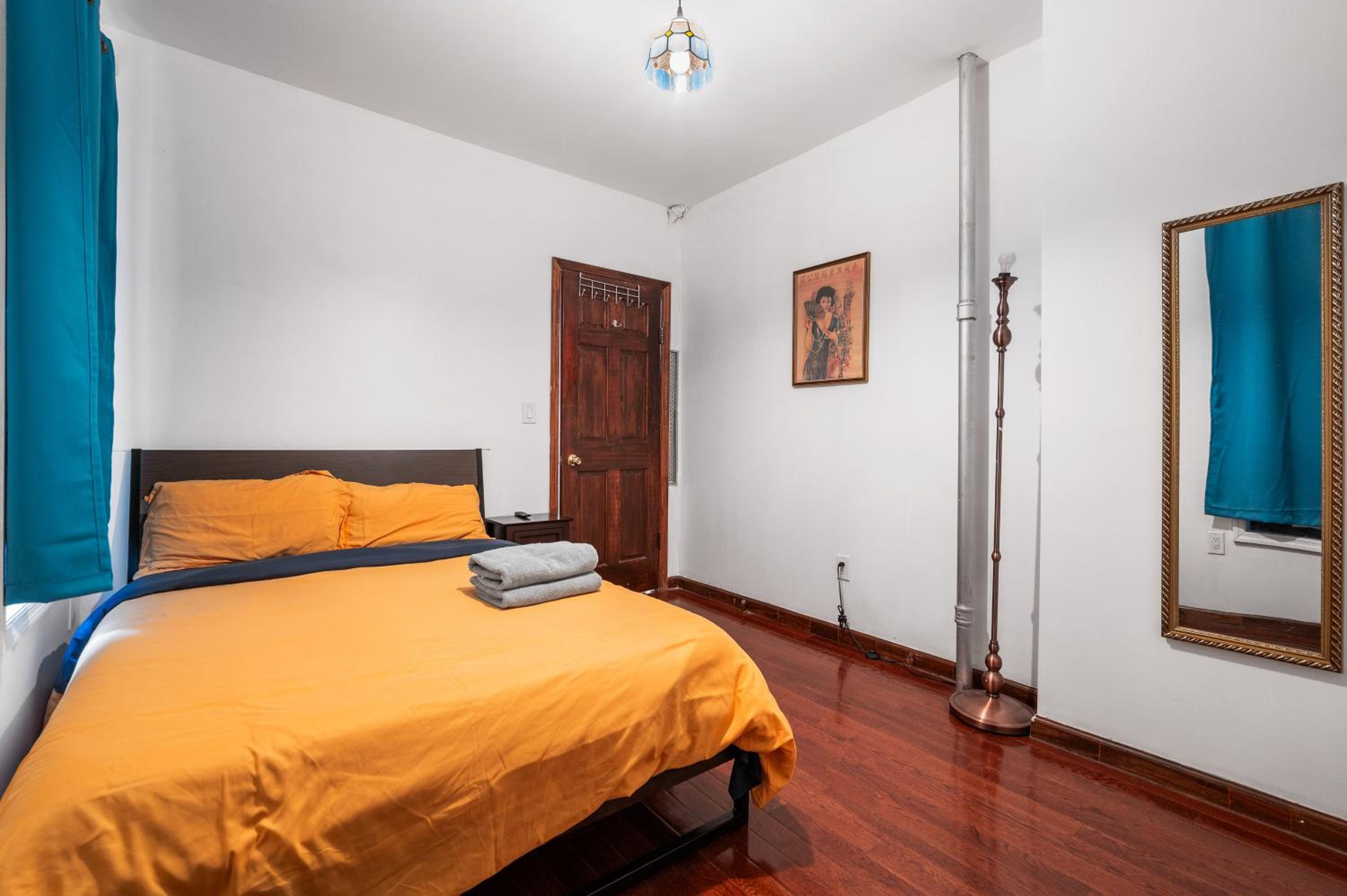 Lower East Side Vintage Cozy 2Bedroom