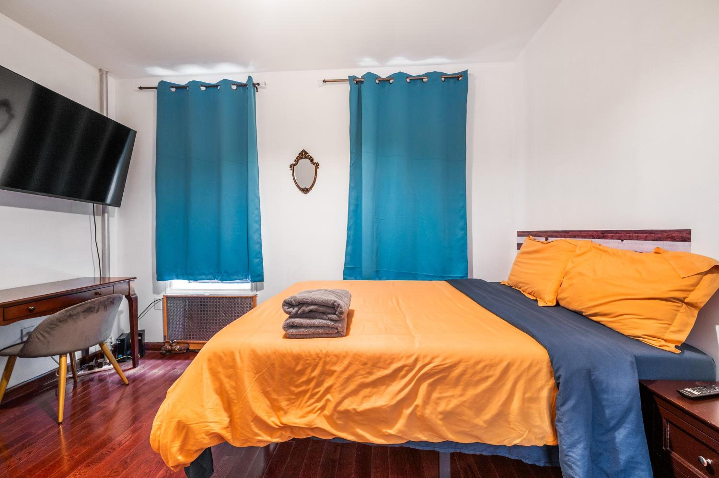 Lower East Side Vintage Cozy 2Bedroom