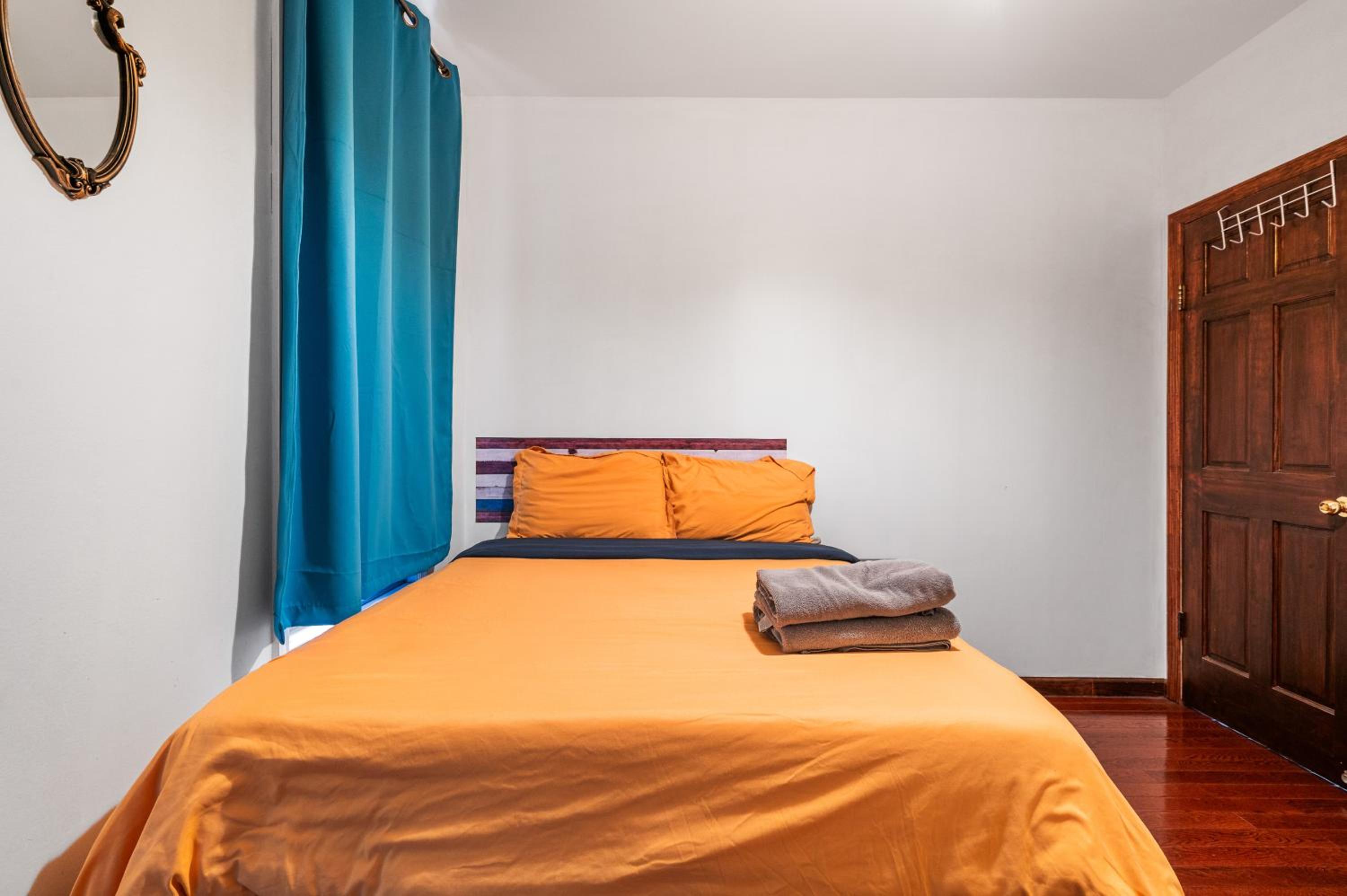Lower East Side Vintage Cozy 2Bedroom