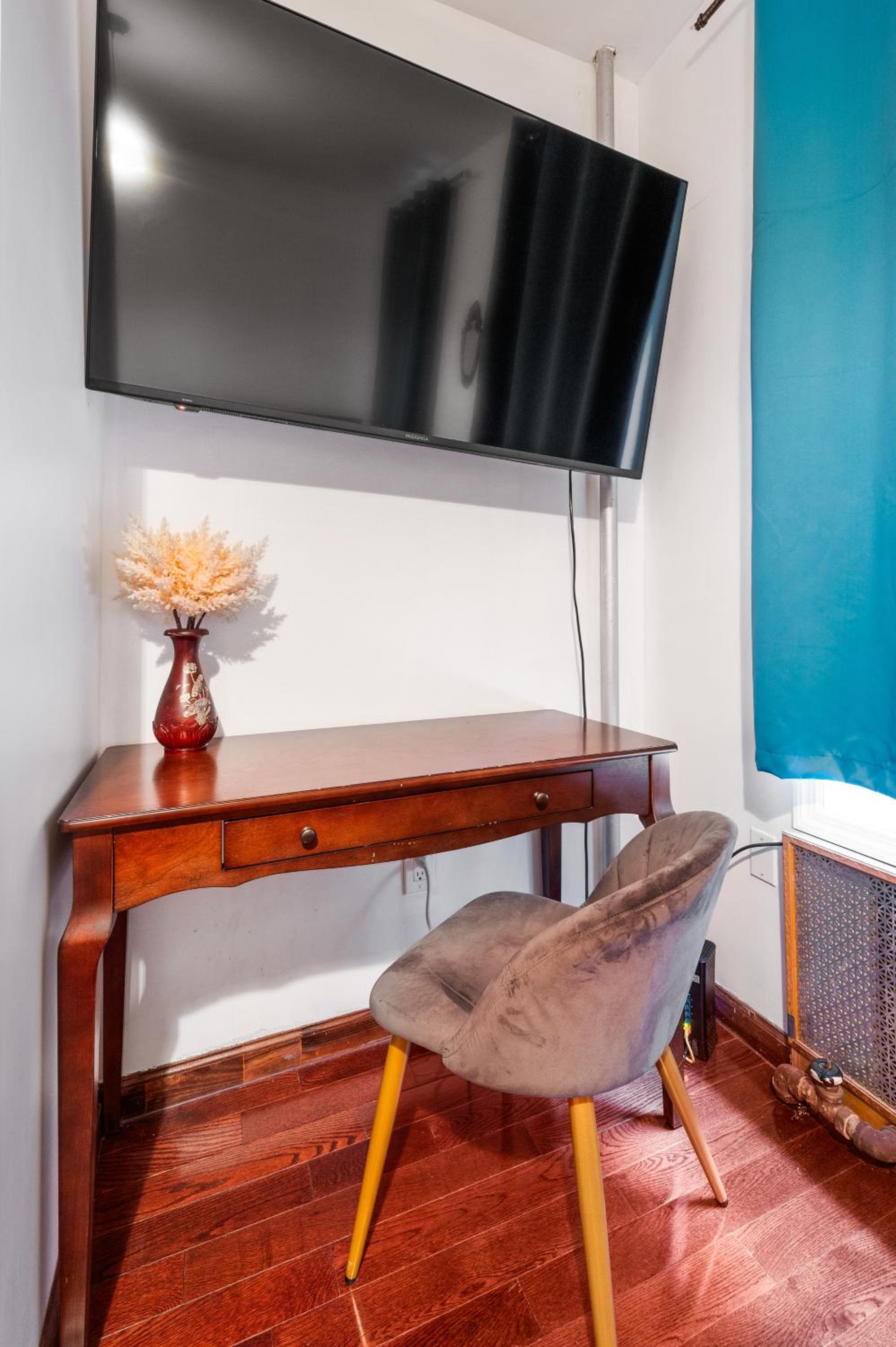 Lower East Side Vintage Cozy 2Bedroom