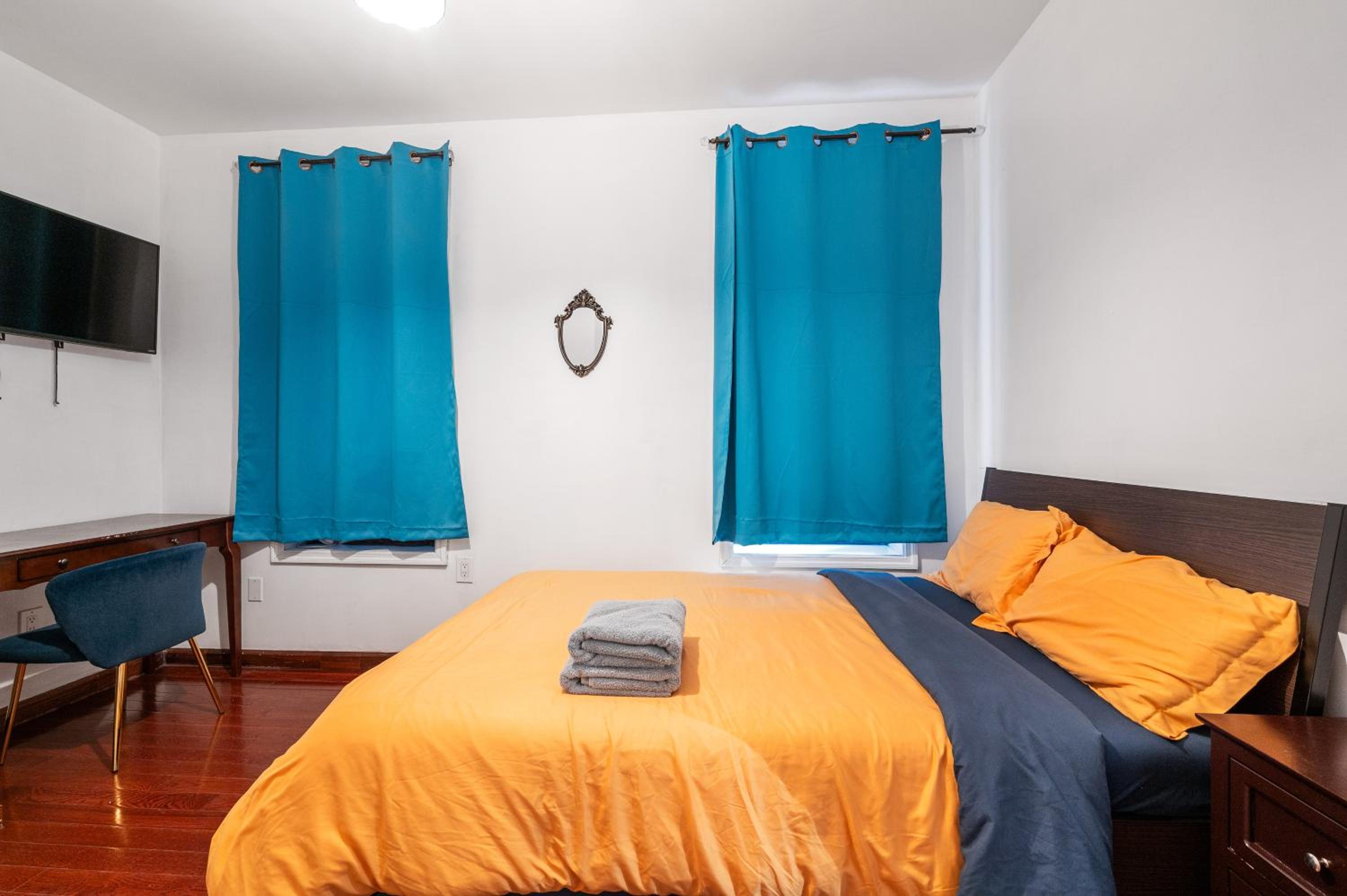 Lower East Side Vintage Cozy 2Bedroom