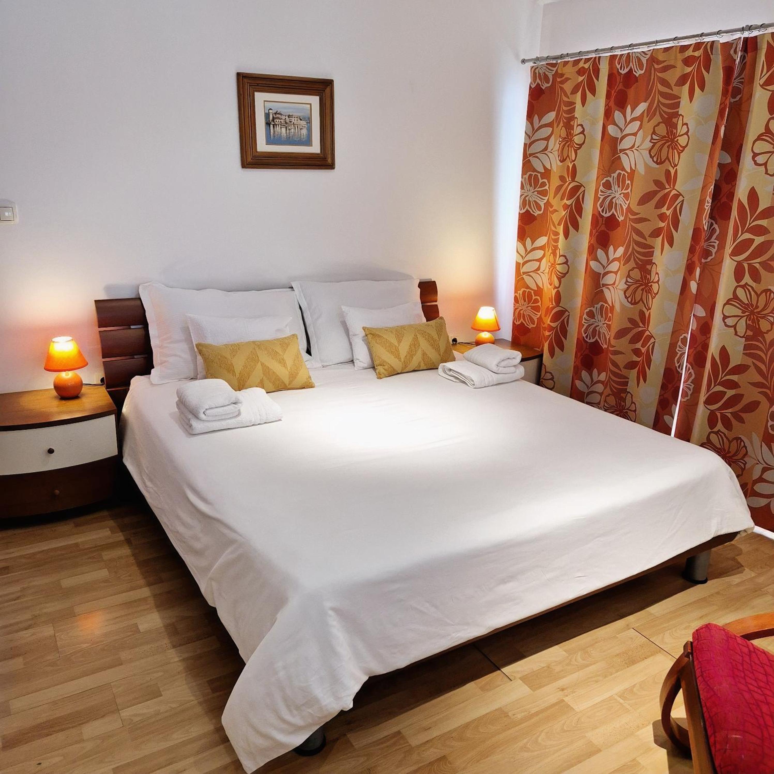 Villa Olivia - Beach & Pool Apartments near Split & Trogir