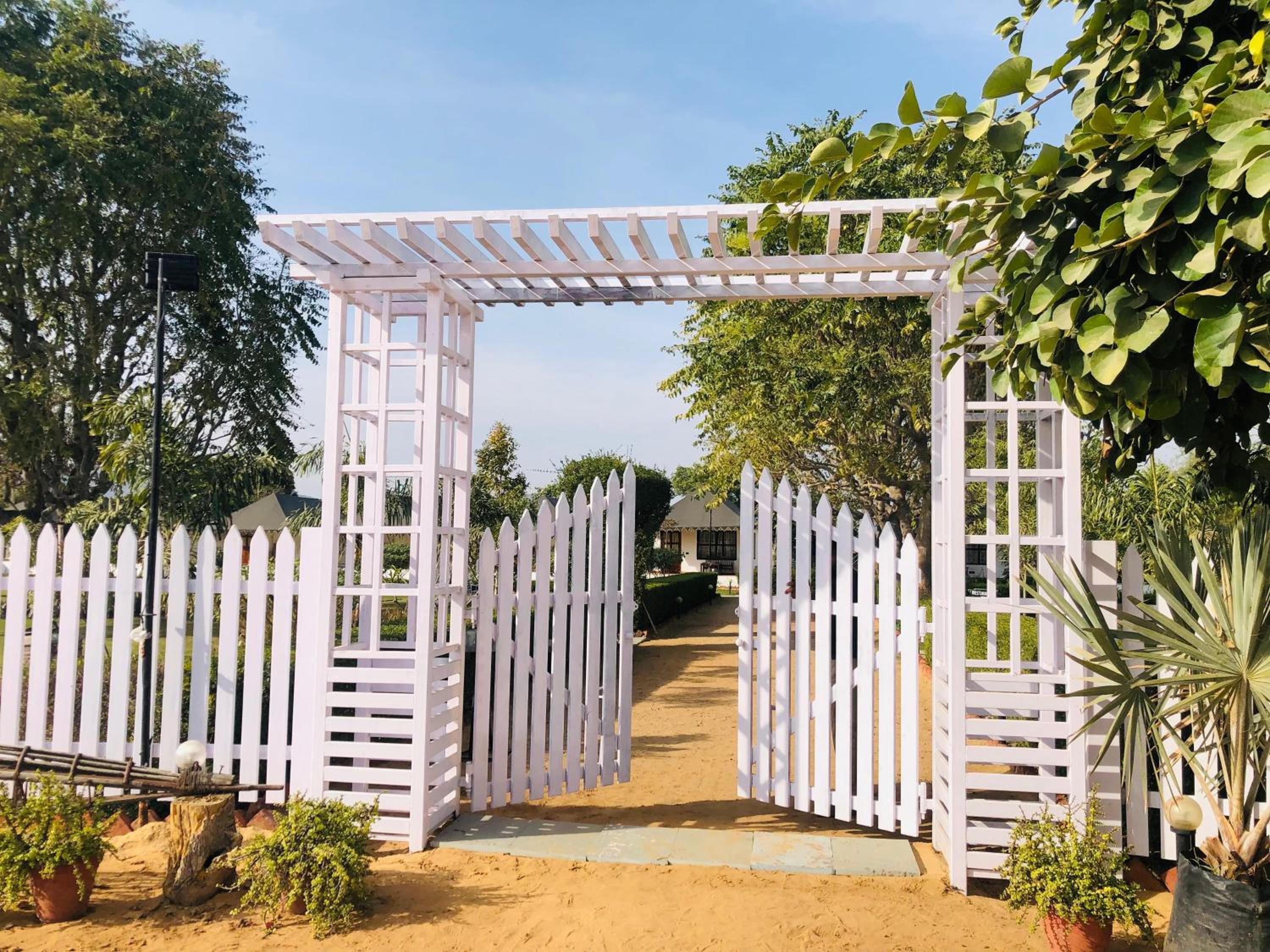 Cattle Inn Resort - Luxury Cottages Pushkar view 3