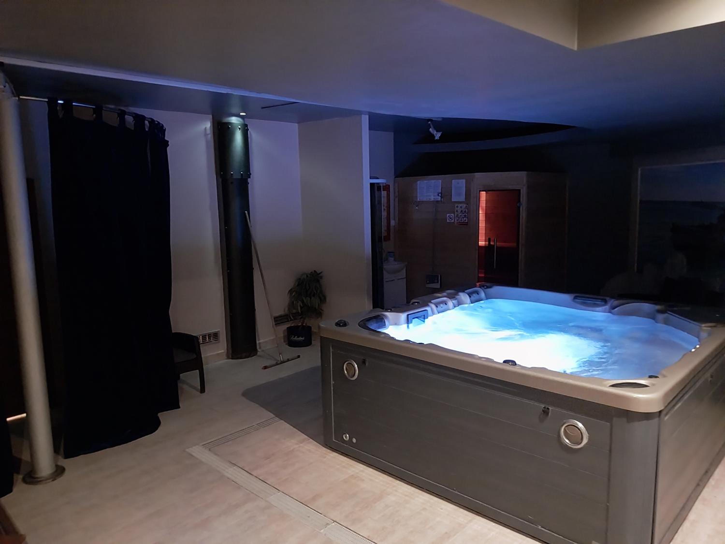 Villa VEDORNA - big wellness house near beach, pool, wellness room with jacuzzi & sauna, game room, table tennis, playground & bbq, Pomer, Istria view 2