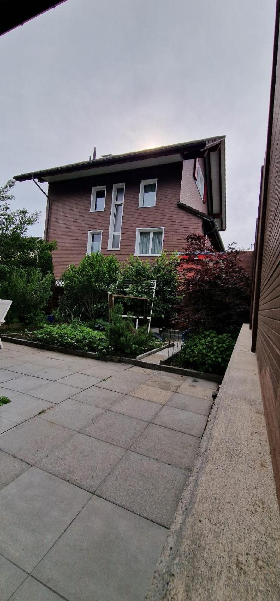 Lakeberry Apartment