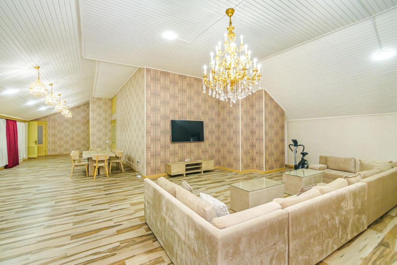 PENTHOUSE APARTMENT
