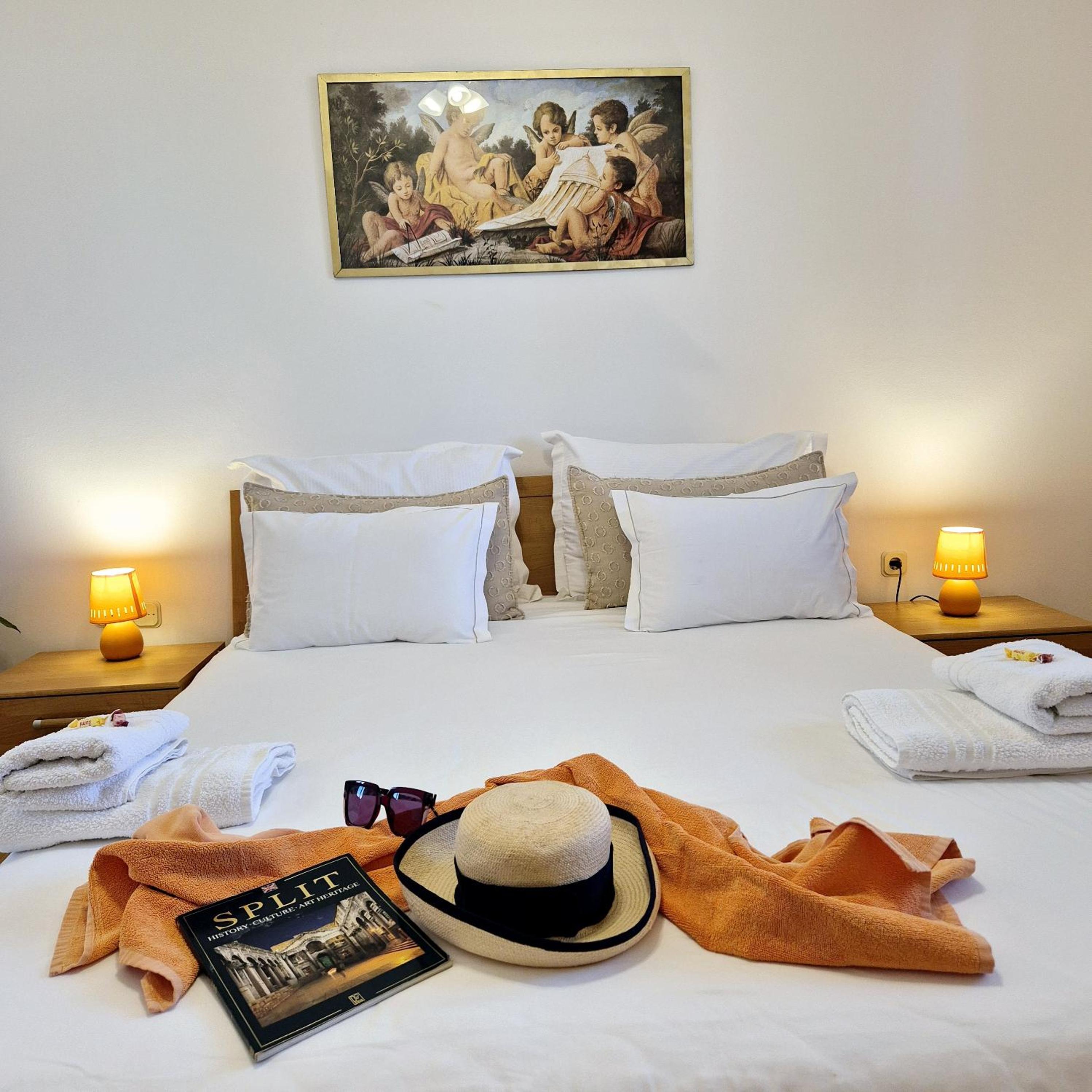 Villa Olivia - Beach & Pool Apartments near Split & Trogir