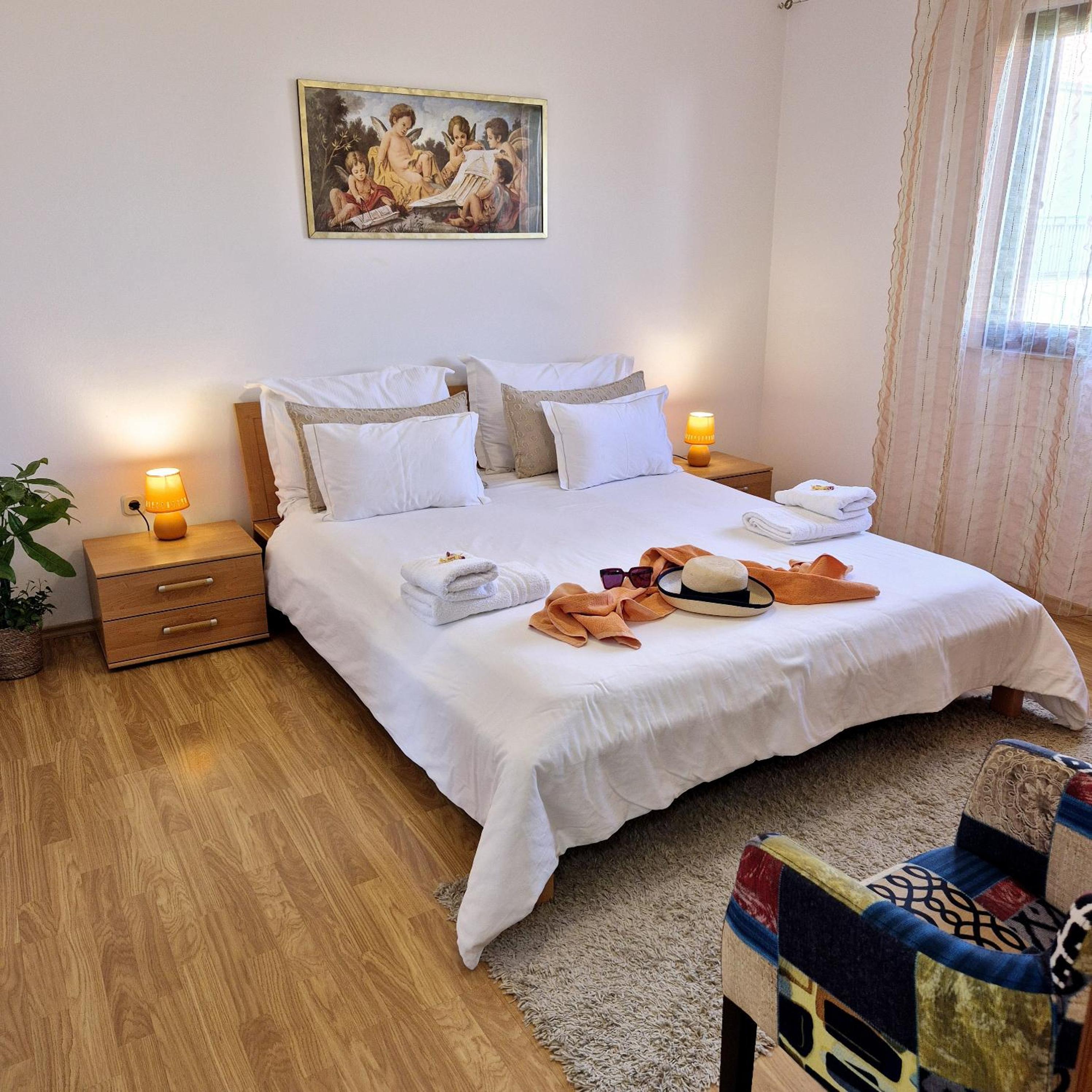 Villa Olivia - Beach & Pool Apartments near Split & Trogir