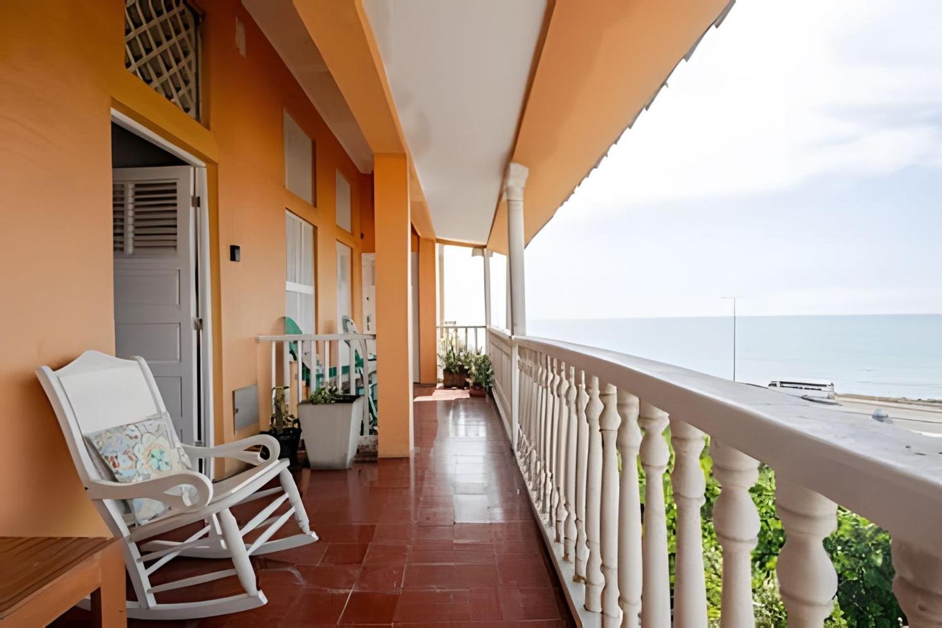 Benedetti: Building in the historic center of Cartagena