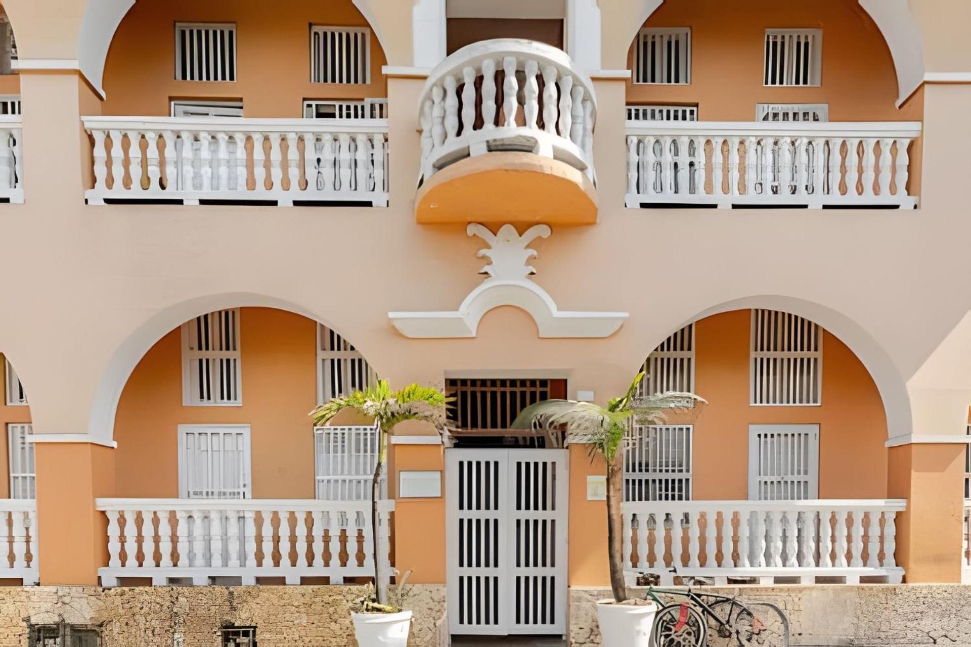 Benedetti: Building in the historic center of Cartagena