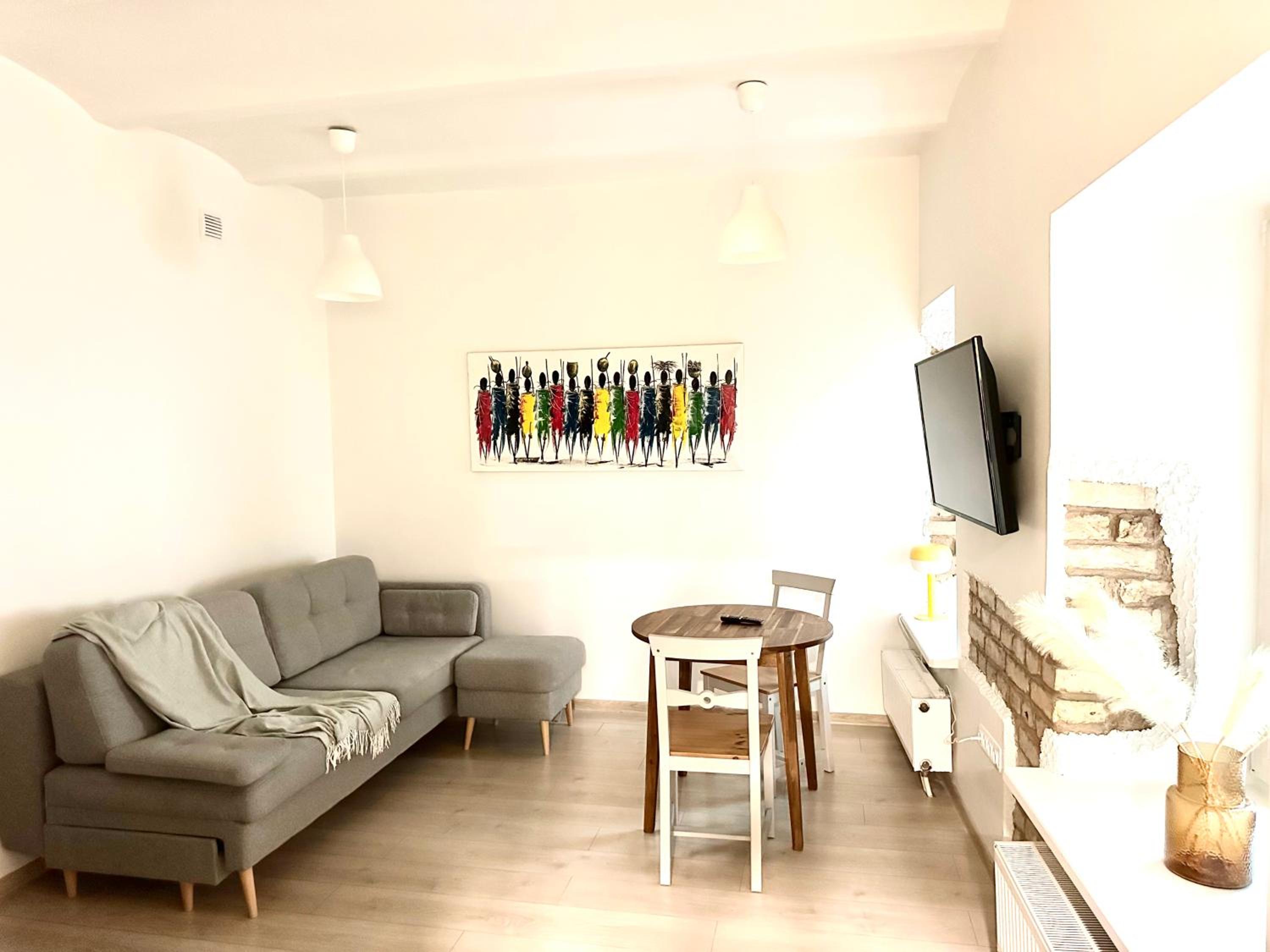 Homey apartment central