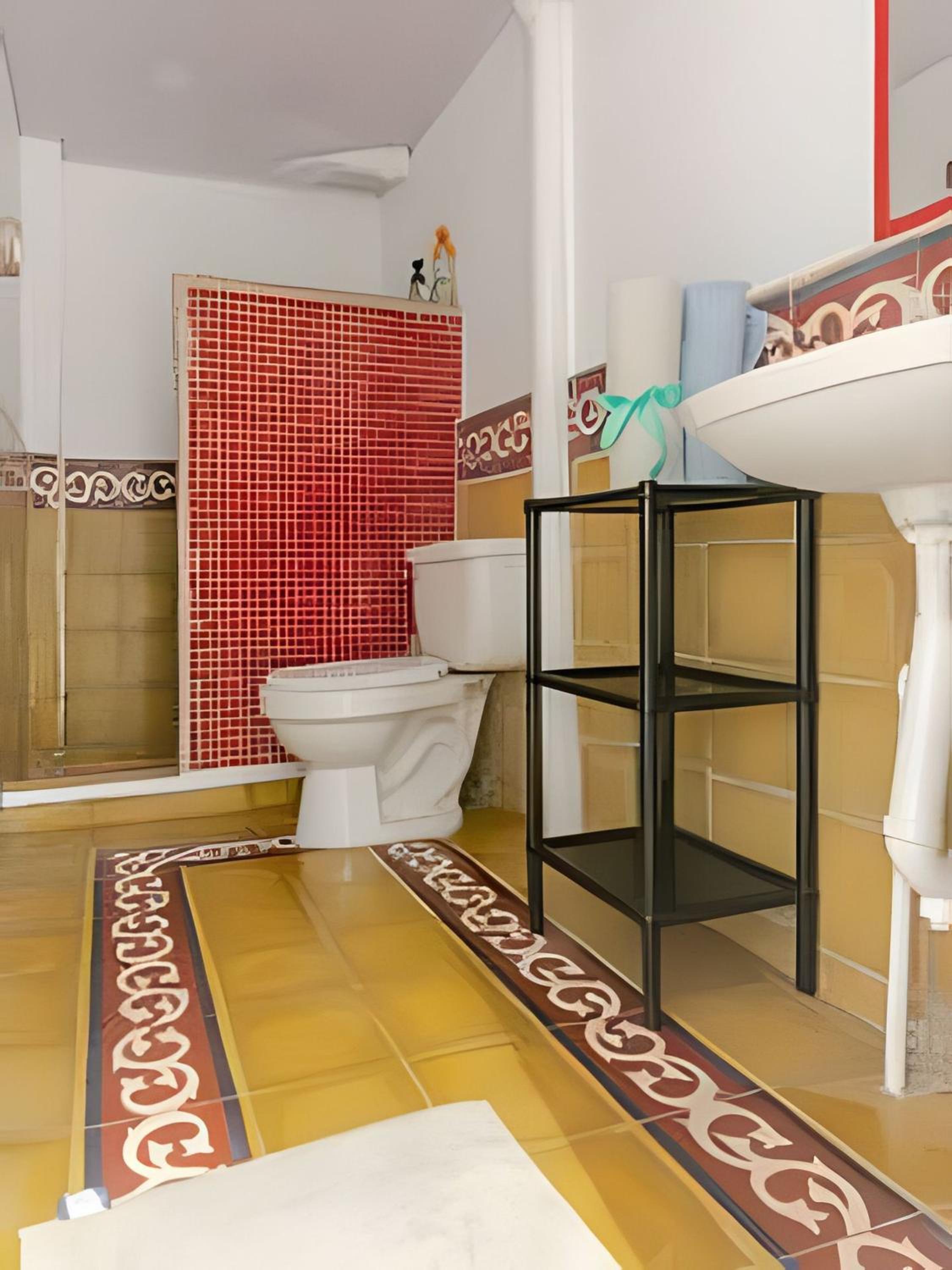 Benedetti: Building in the historic center of Cartagena