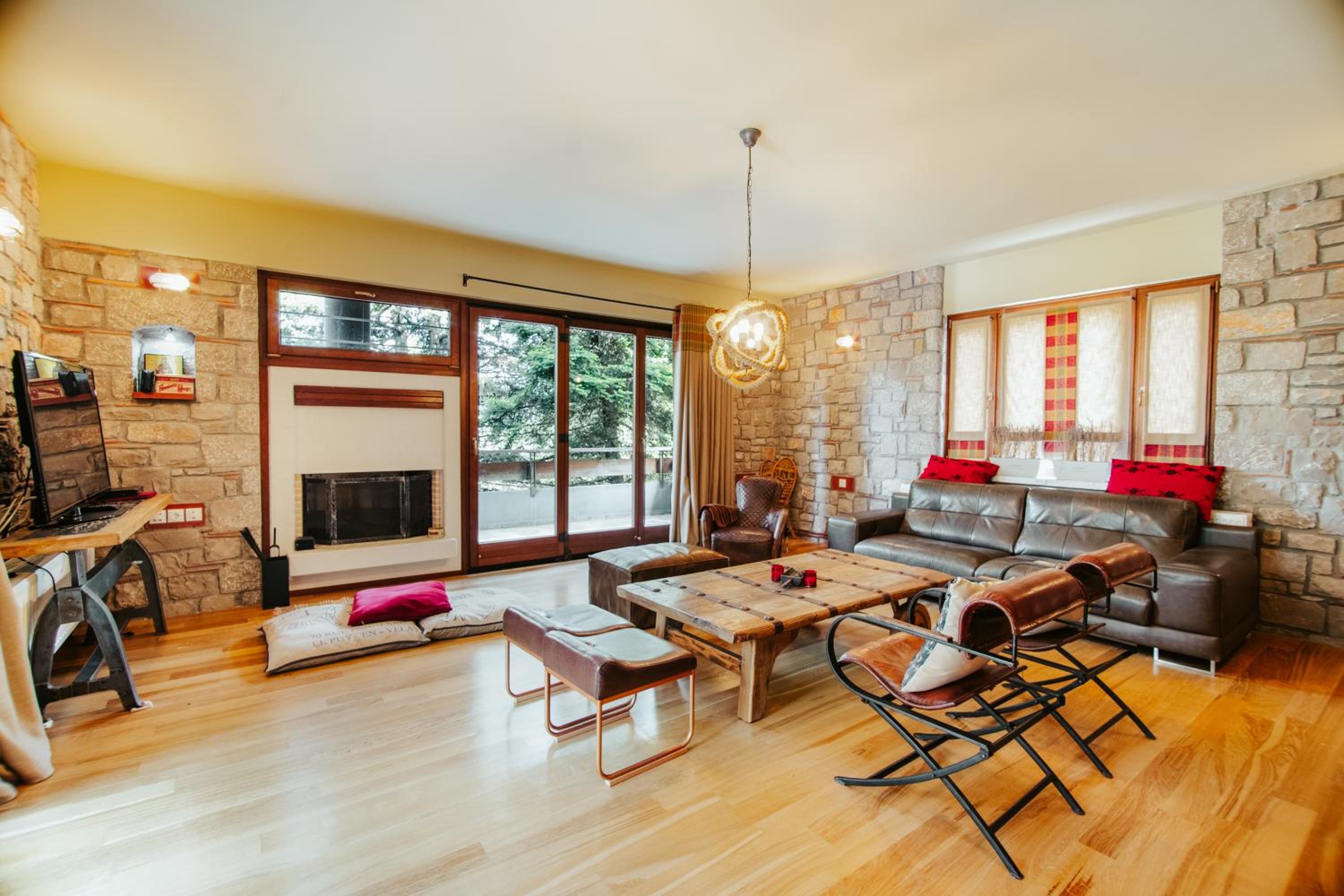 Pavliani Cliffside Retreat