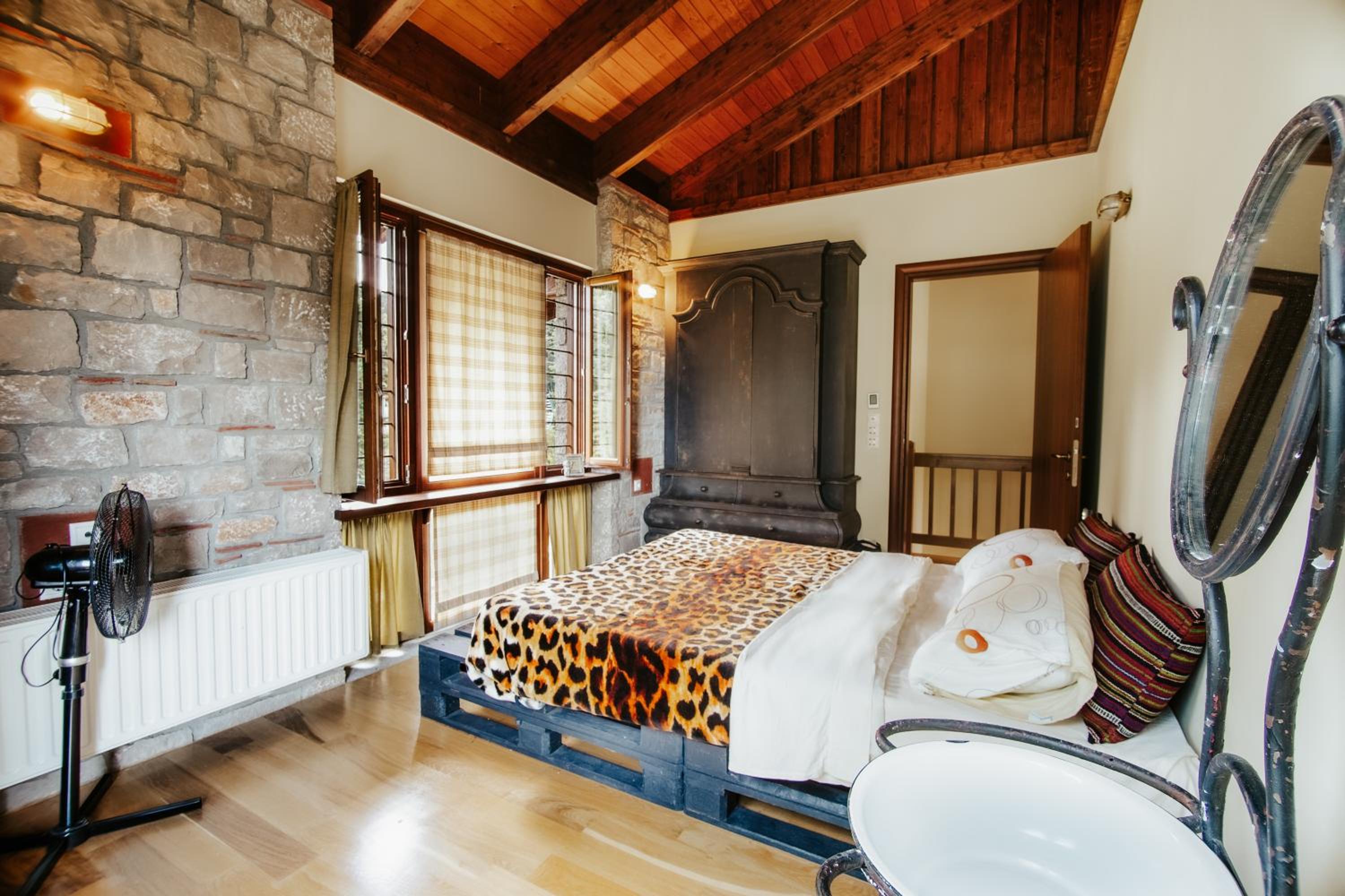 Pavliani Cliffside Retreat