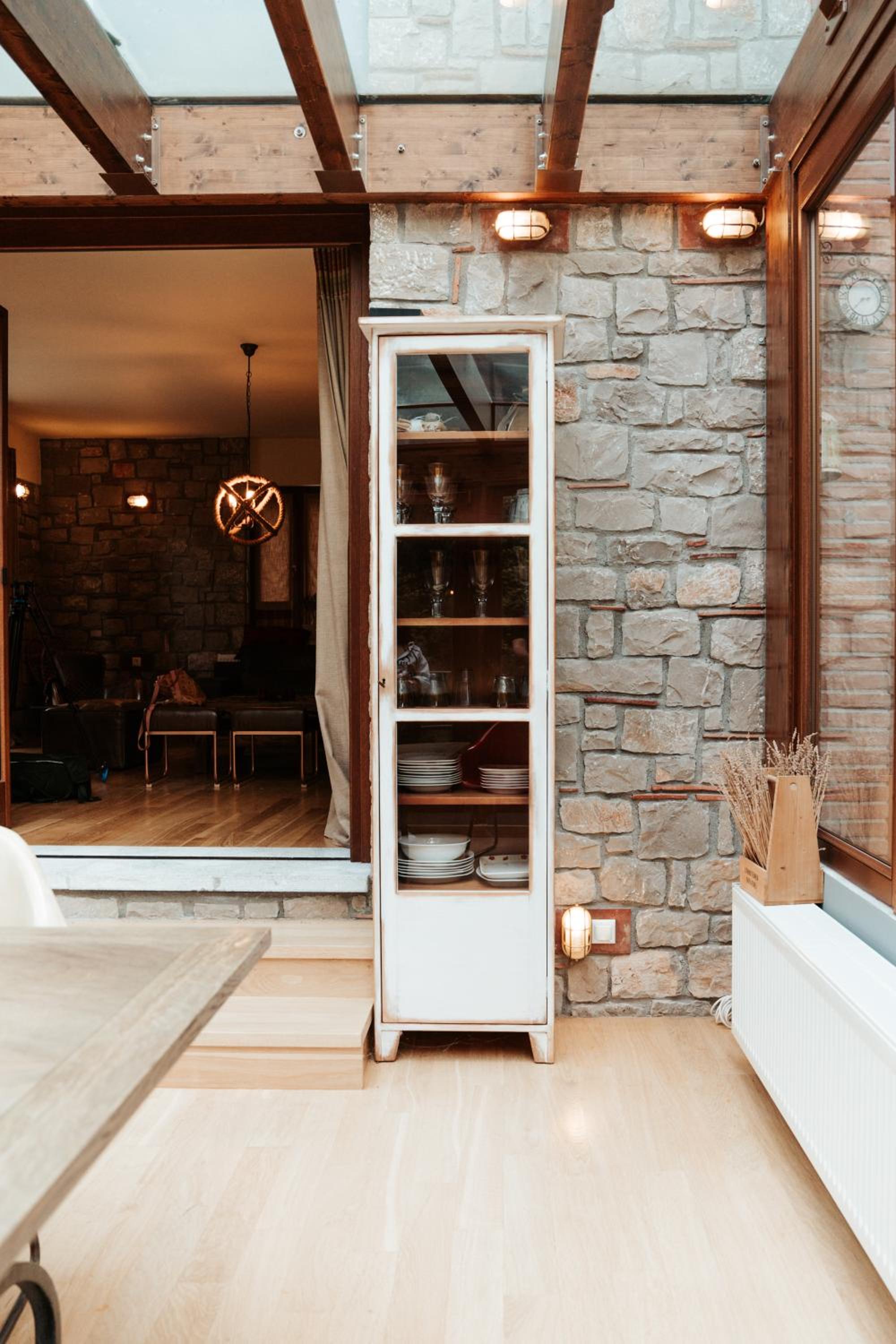 Pavliani Cliffside Retreat