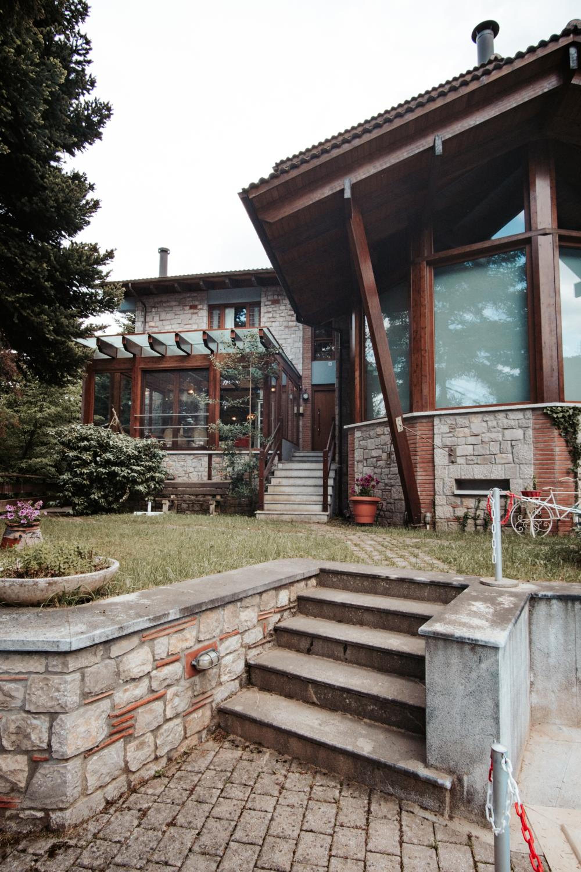 Pavliani Cliffside Retreat