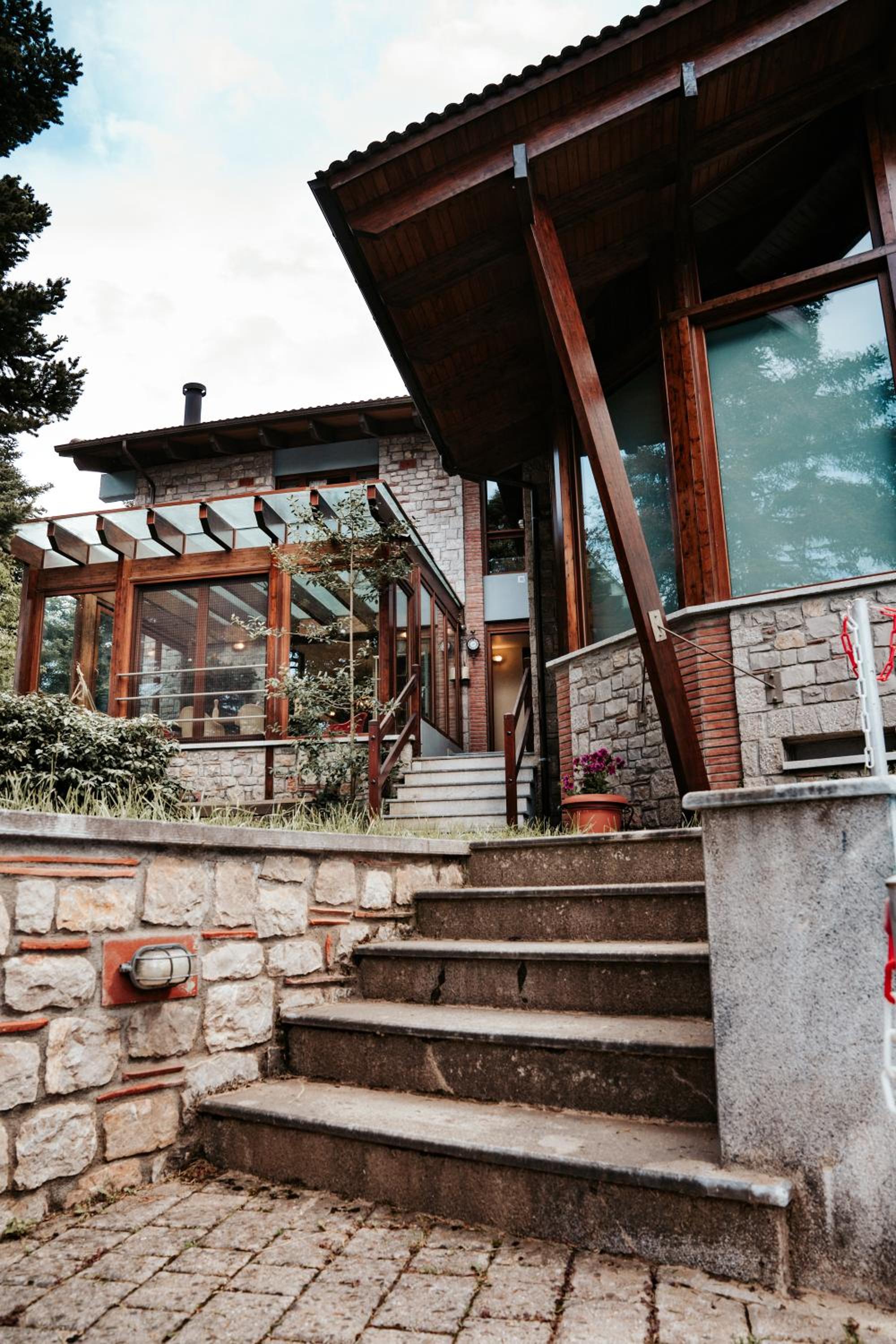 Pavliani Cliffside Retreat