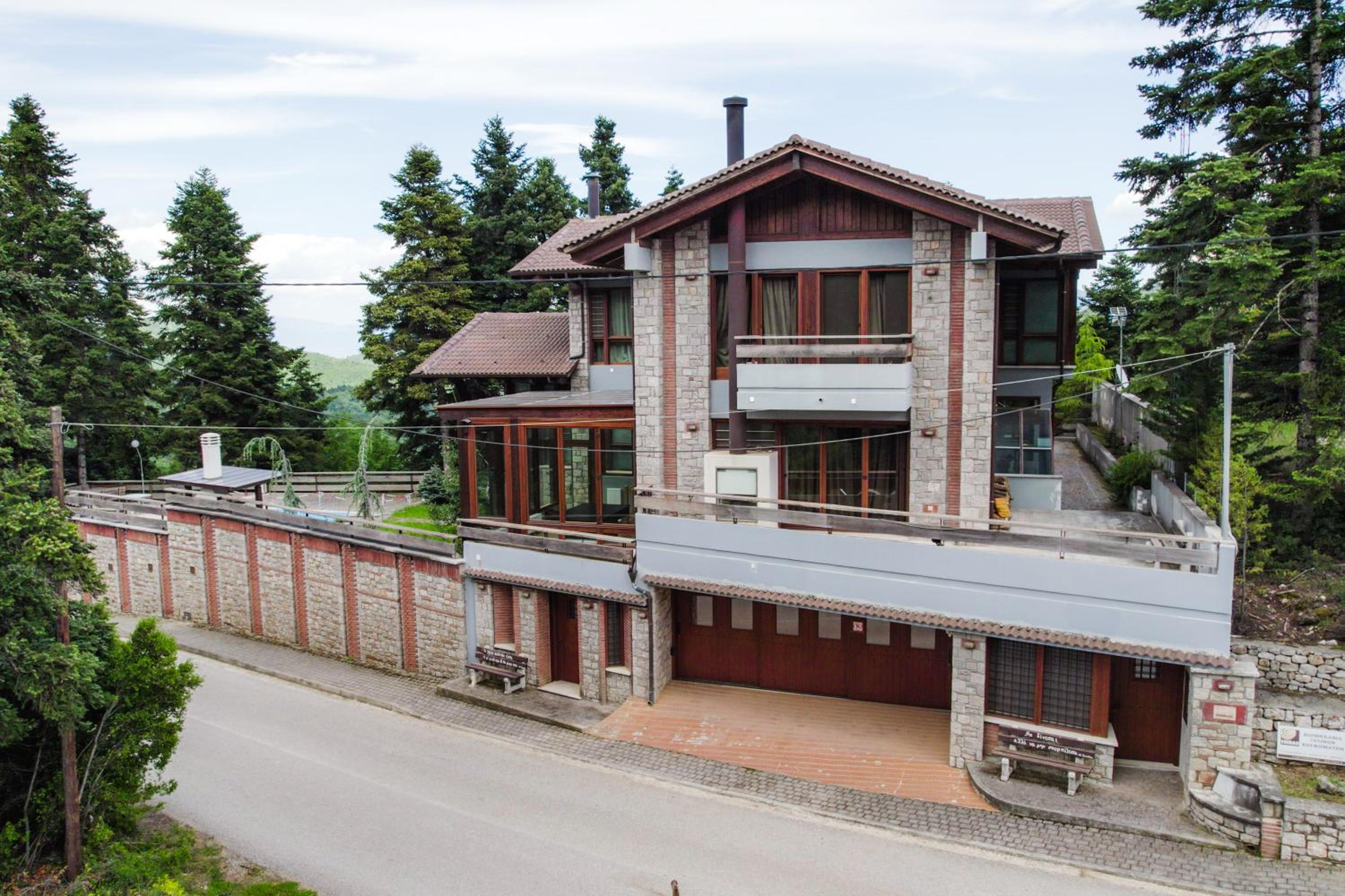 Pavliani Cliffside Retreat