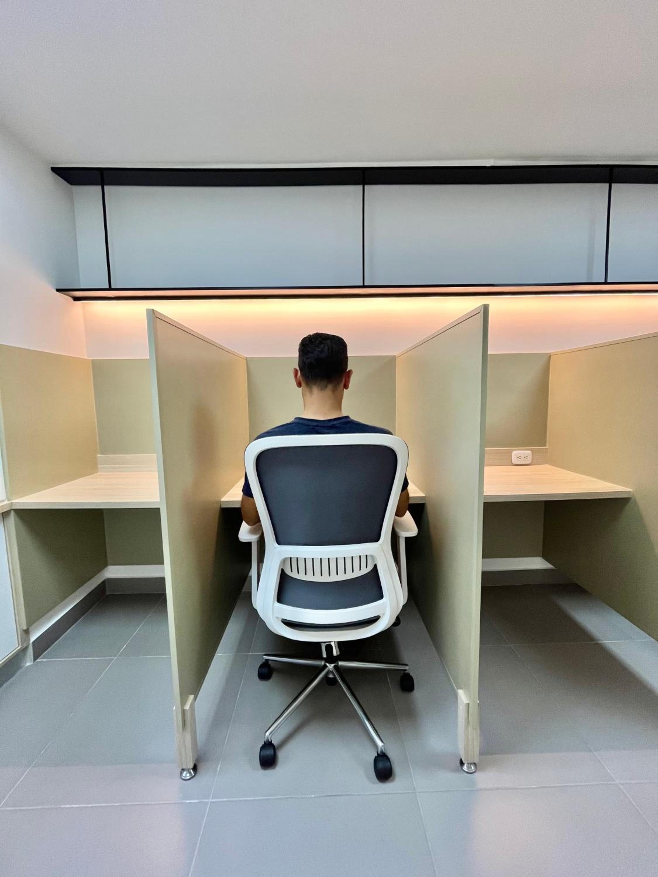 Reset (Hotel-Cafe-Coworking)
