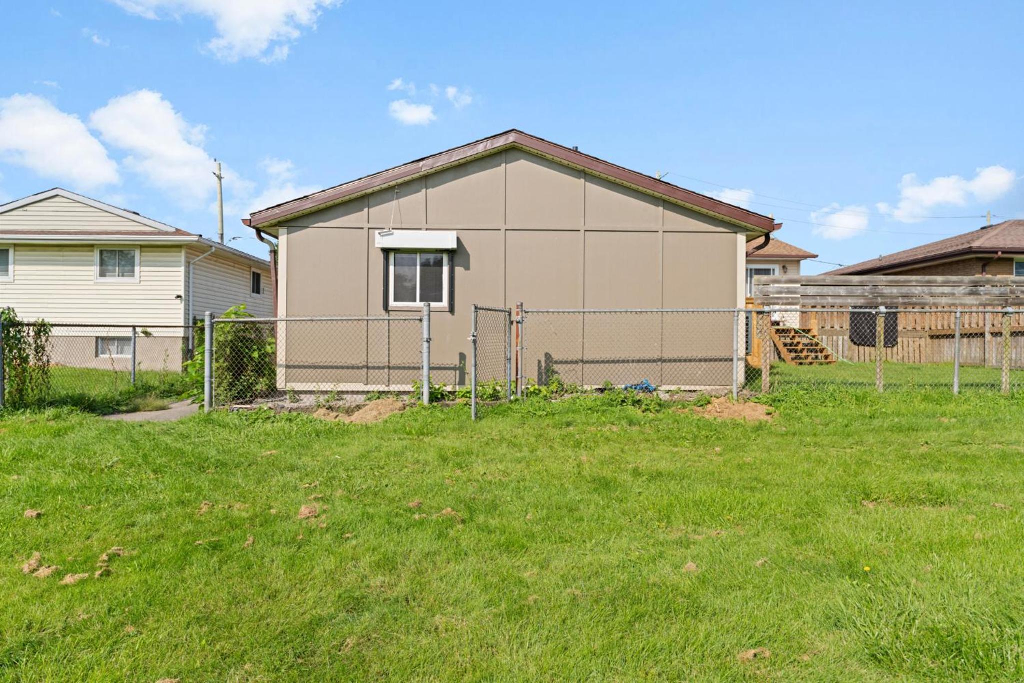 The Garden Retreat in Welland, On - 1BR,Free Parking and Workspace