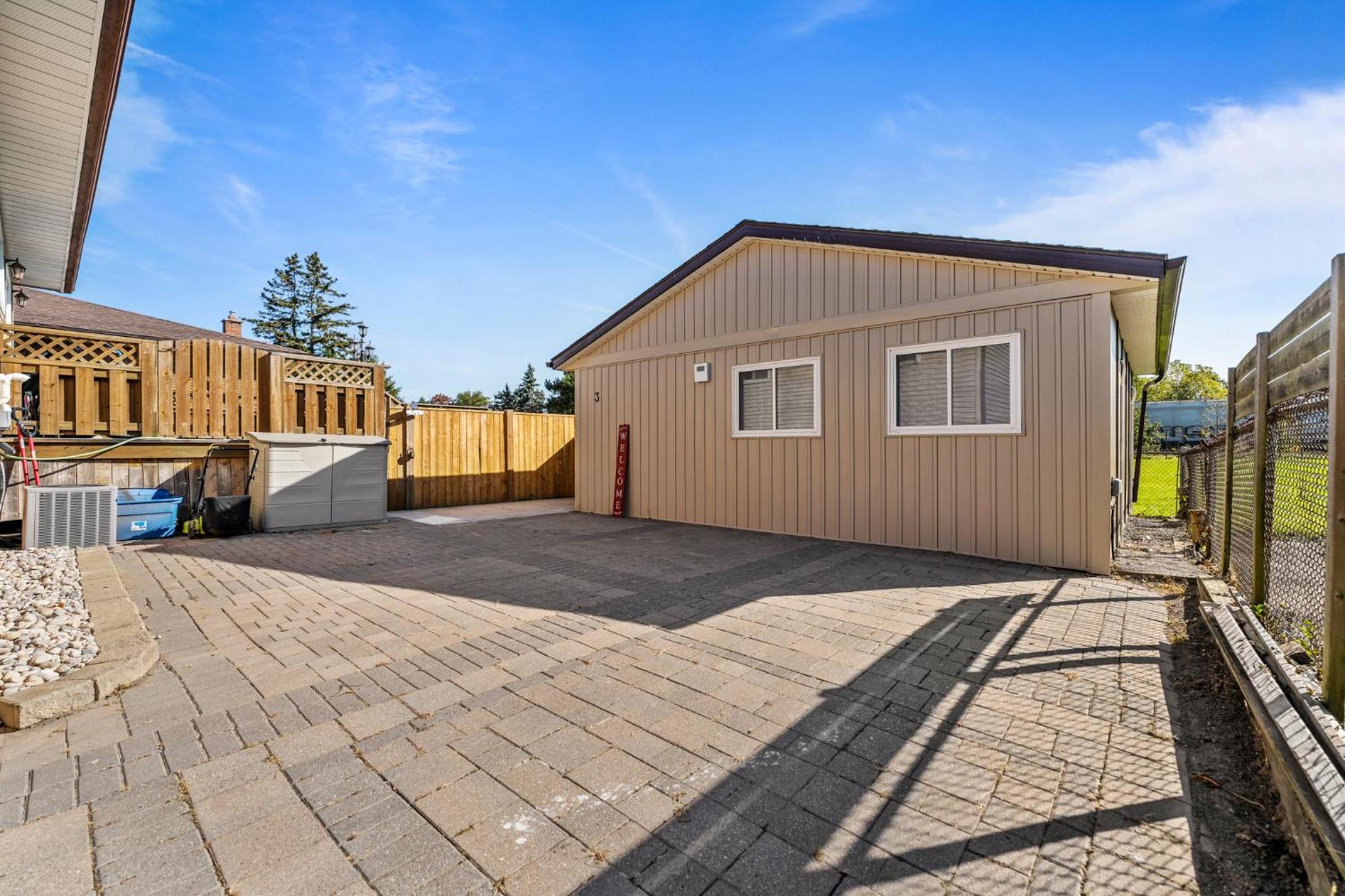 The Garden Retreat in Welland, On - 1BR,Free Parking and Workspace