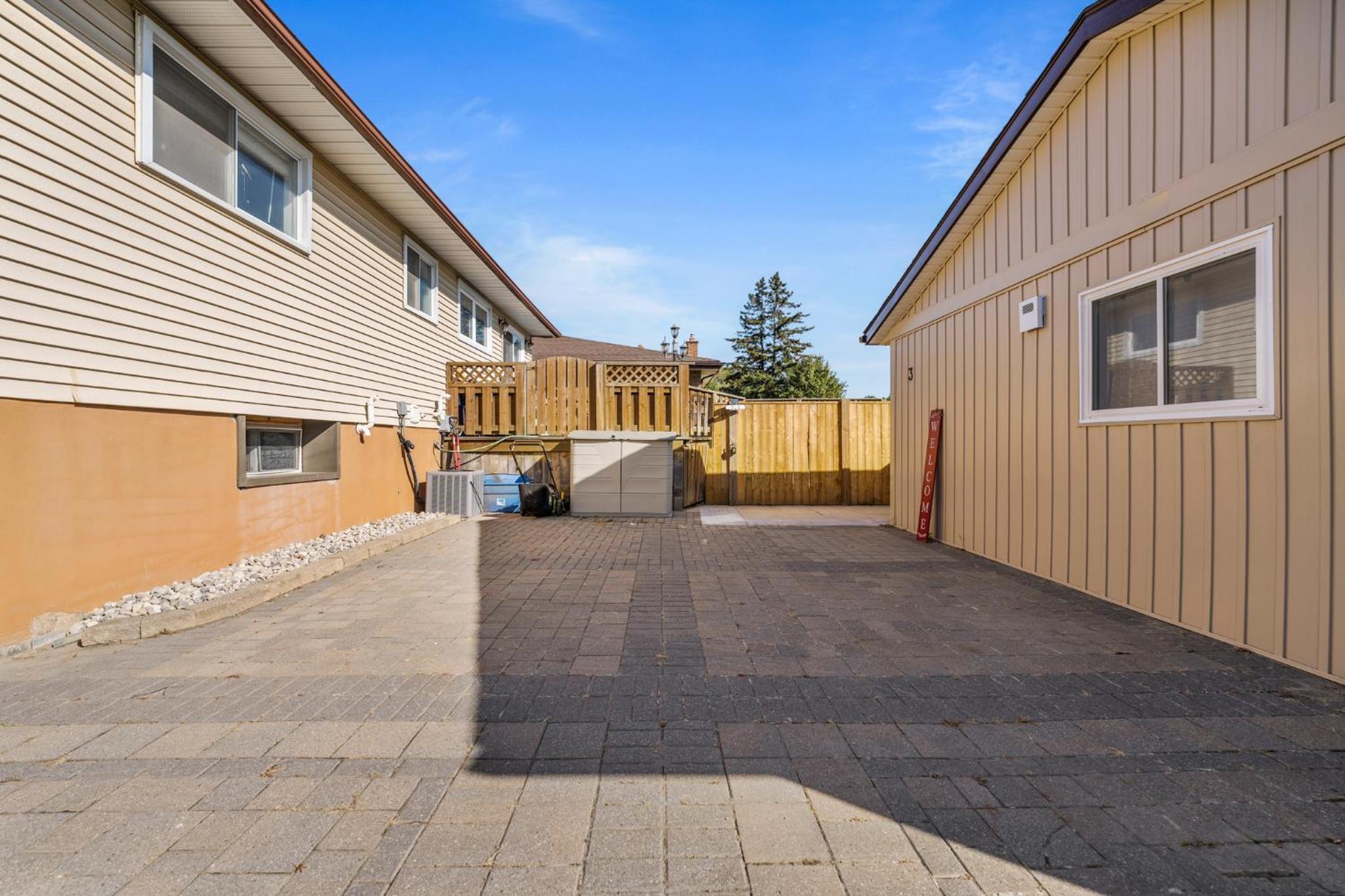 The Garden Retreat in Welland, On - 1BR,Free Parking and Workspace