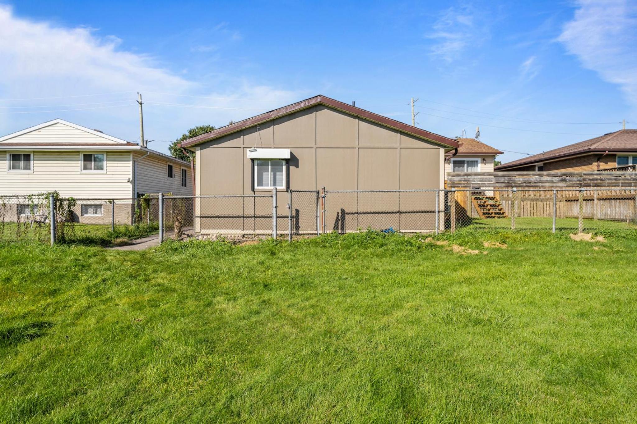 The Garden Retreat in Welland, On - 1BR,Free Parking and Workspace