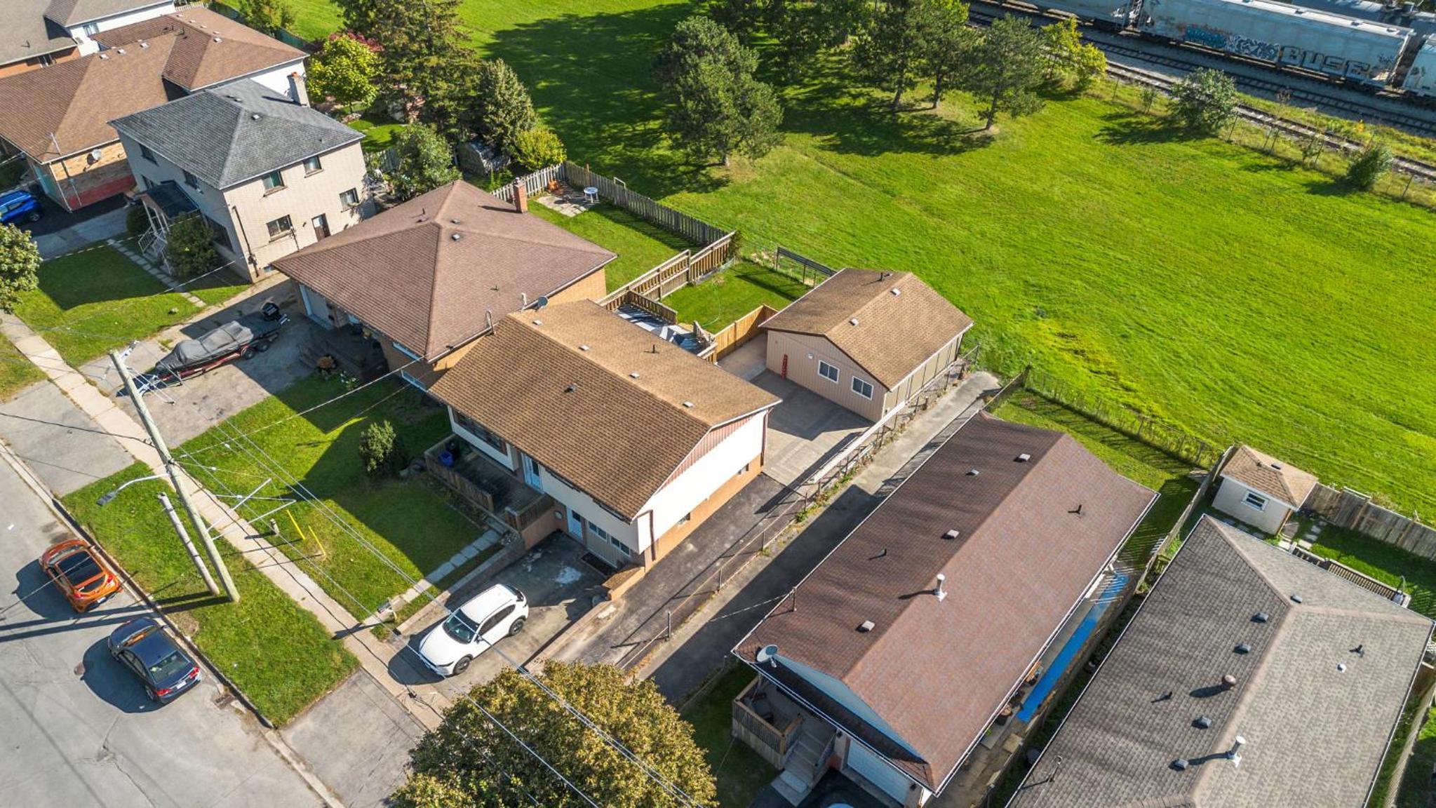 The Garden Retreat in Welland, On - 1BR,Free Parking and Workspace