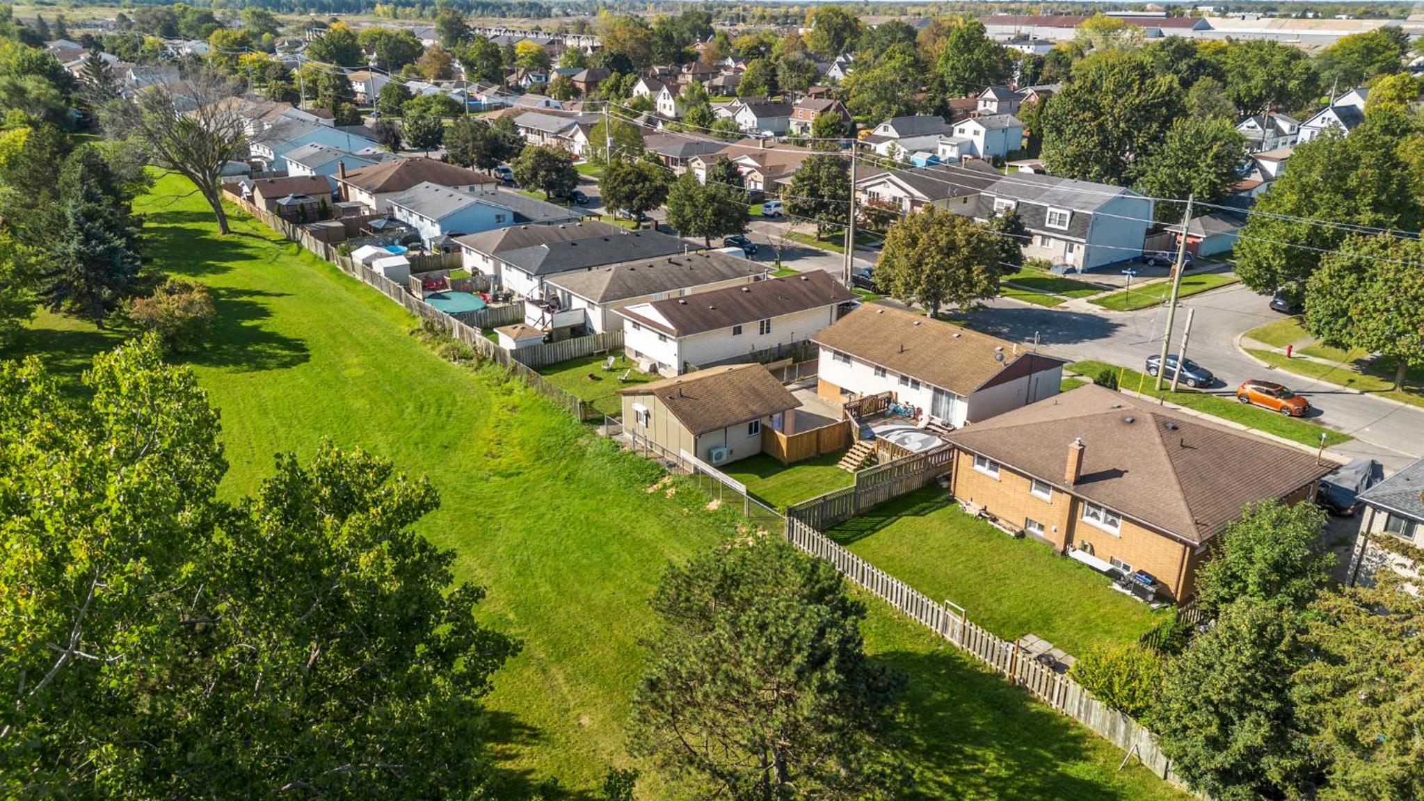 The Garden Retreat in Welland, On - 1BR,Free Parking and Workspace