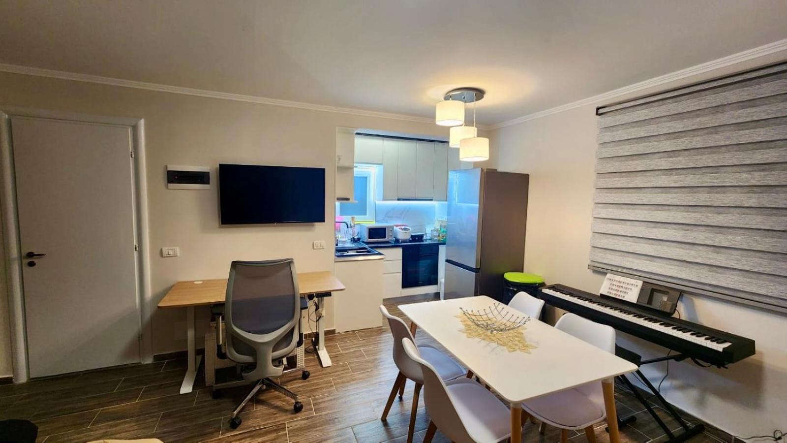 Top-Floor Apartment: Amazing City & Sea View