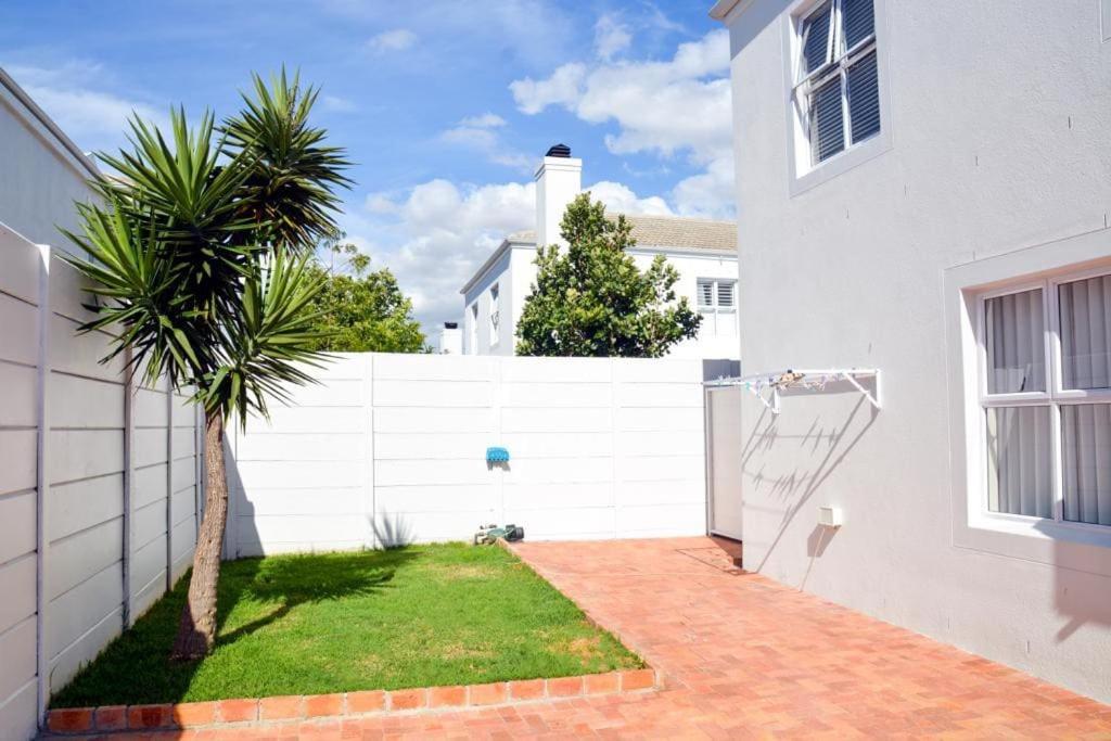 Spacious 4 BDR holiday home with mountain views ,pool and Solar backup view 5