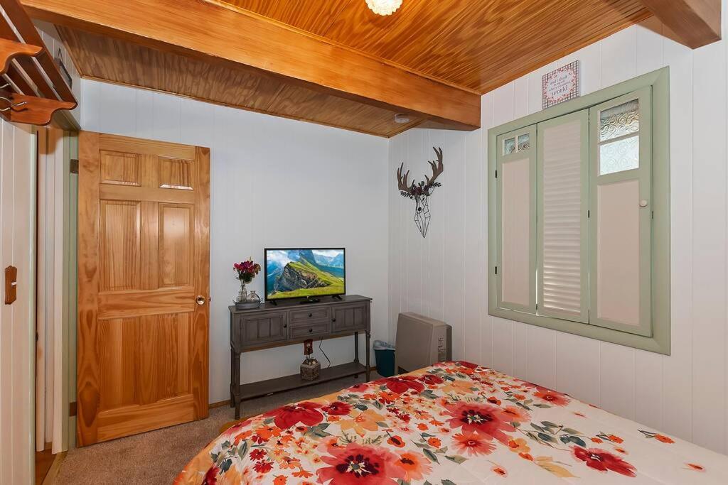 Bear Country Retreat, Fawnskin Near the Lake view 4
