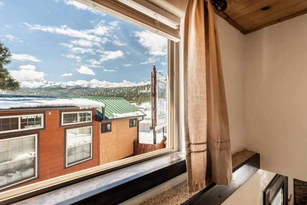 Pikes Peak Boutique Retreat! view 3