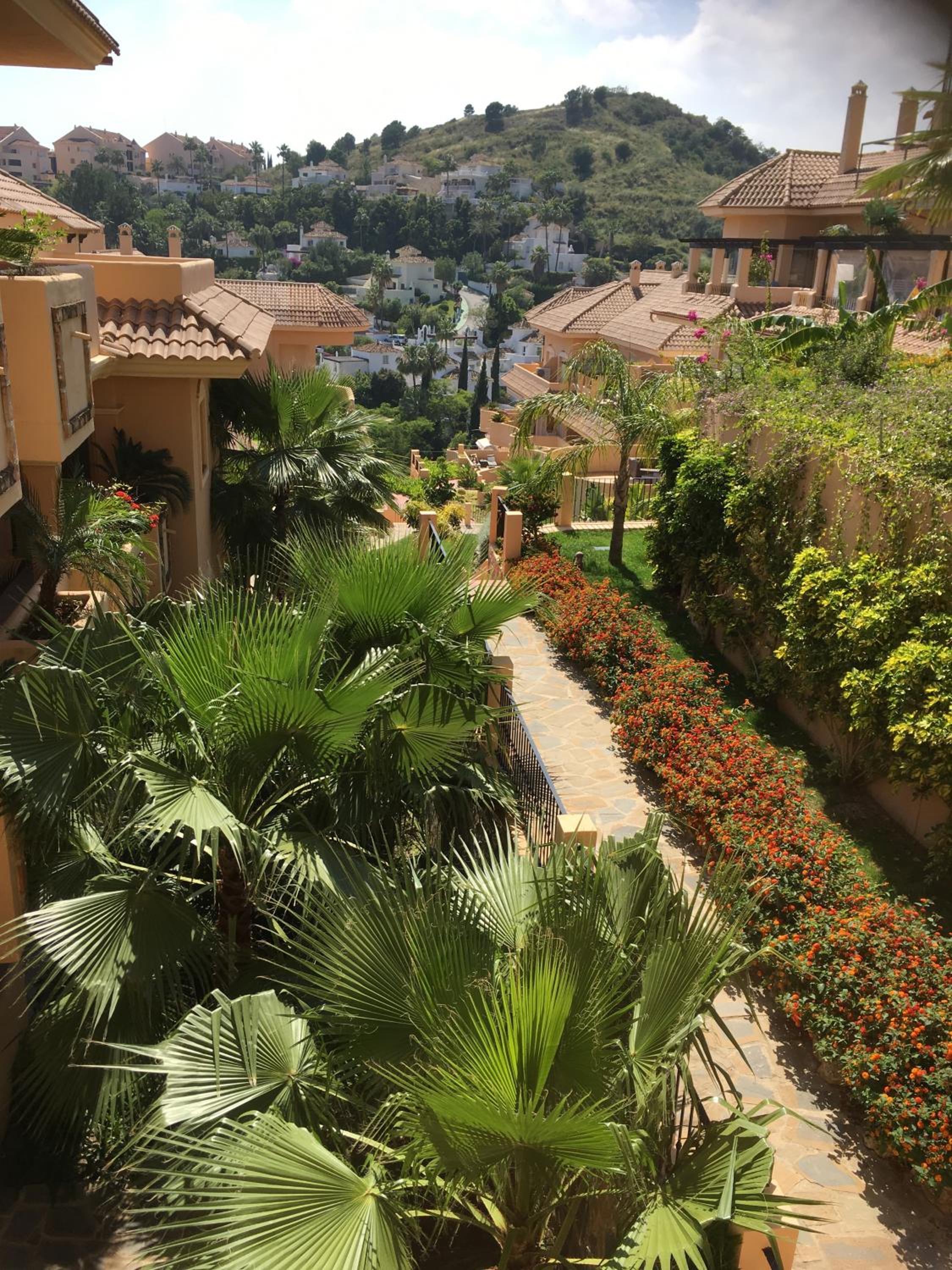 Aloha Hill Club LLuxury 5 Star Golf Resort Near Puerto Banus and Marbella view 4