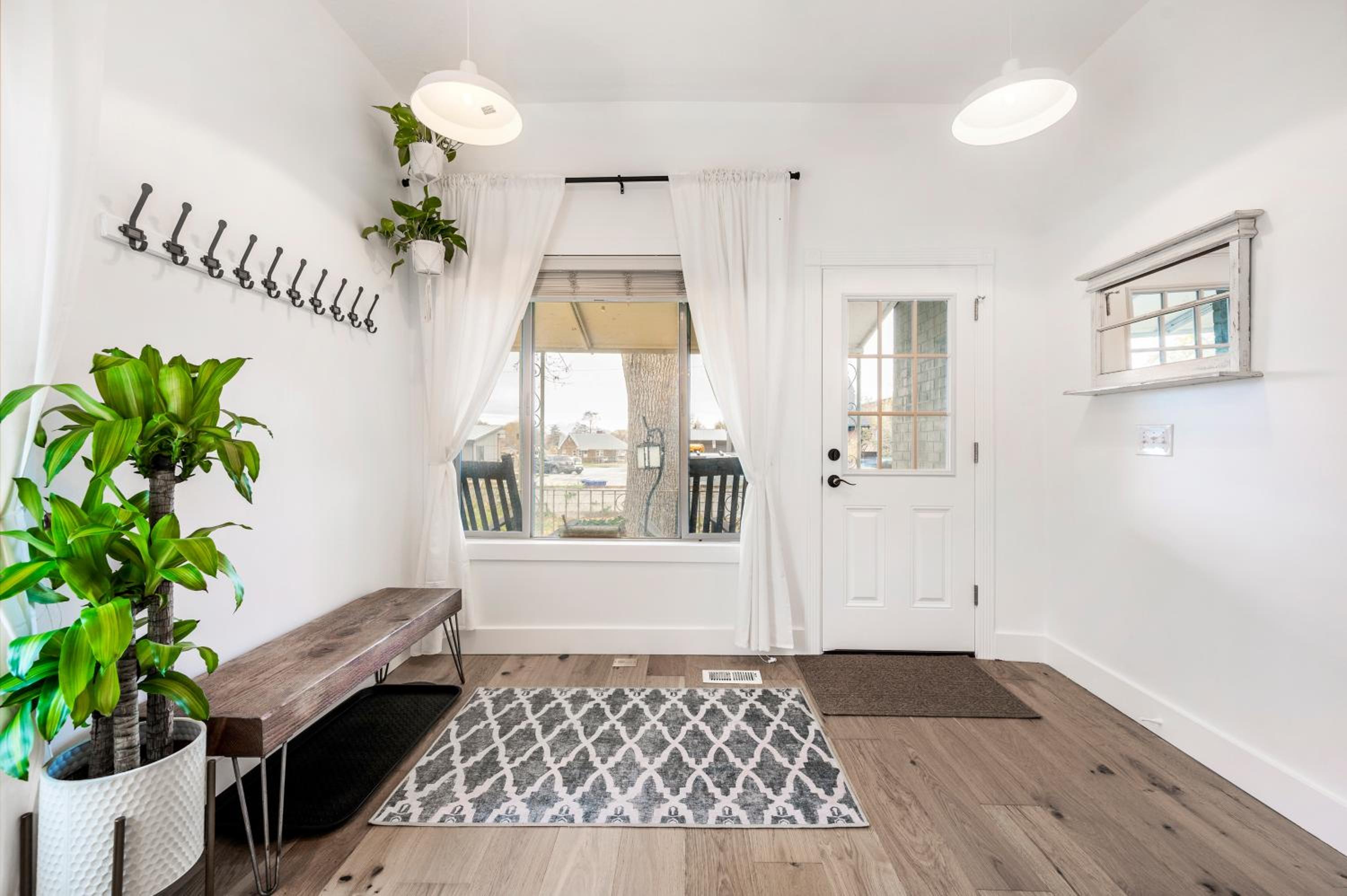 The Canopy: A Peaceful Home Nestled in Sugarhouse view 2