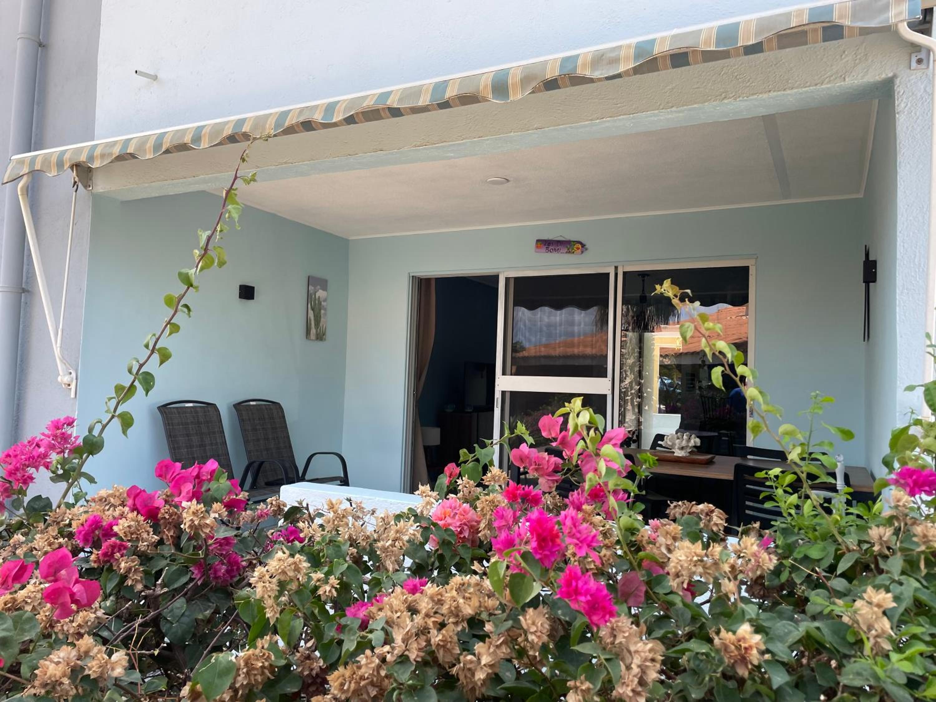 Kas di BaMi A-194 op Seru Coral Resort - Ruim appartement met groot zwembad en tropische tuin