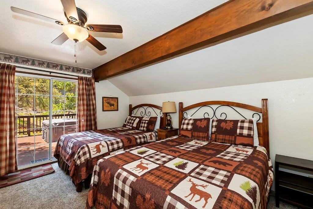 Skyhigh Chalet Spa Near The Village & Lake view 3