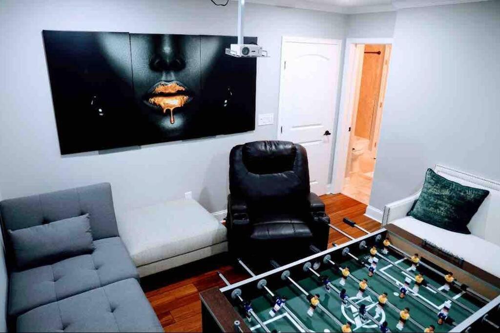 Luxurious Basement Apartment